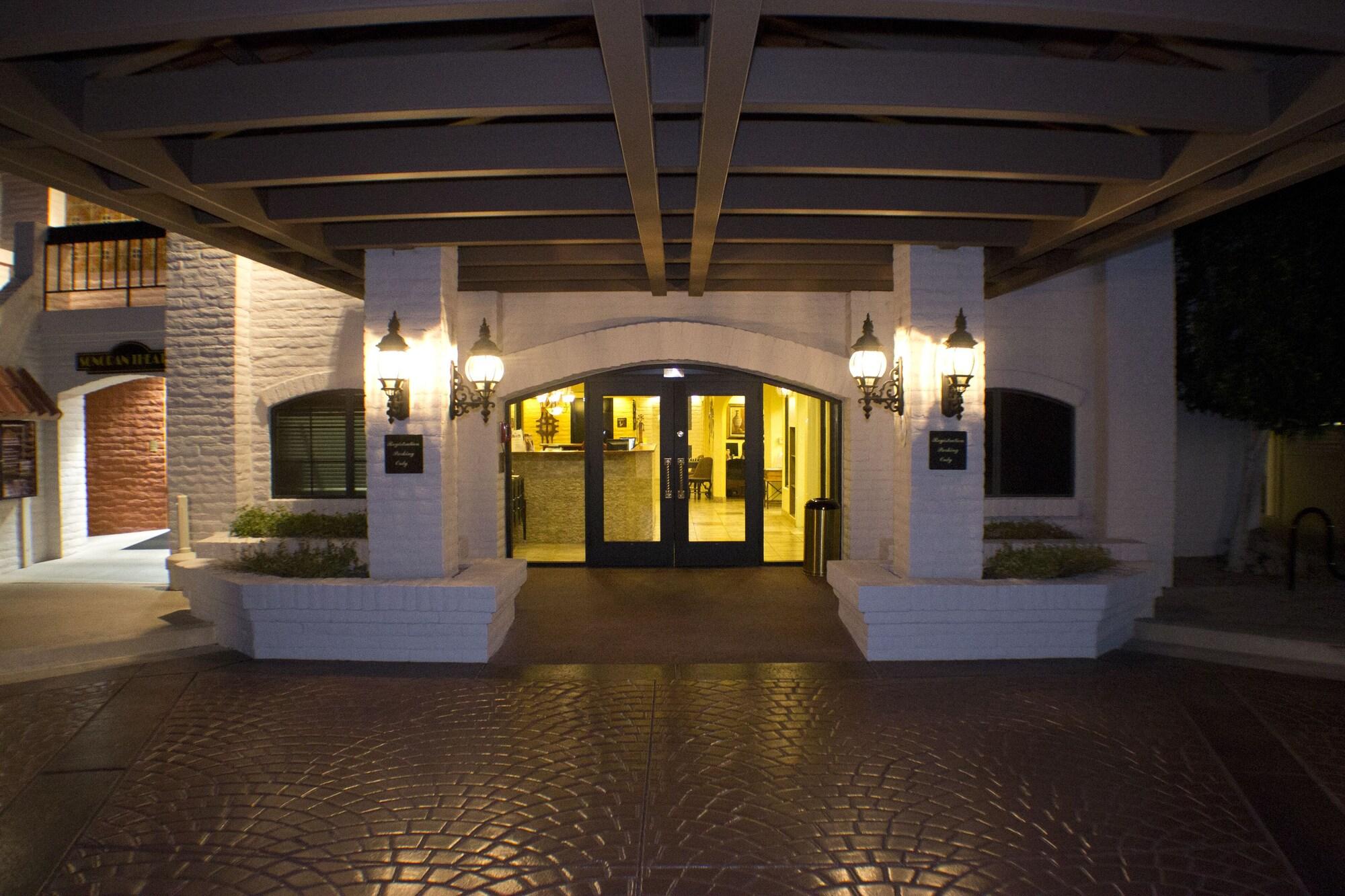 Vista Lobby Getaways at Scottsdale Camelback