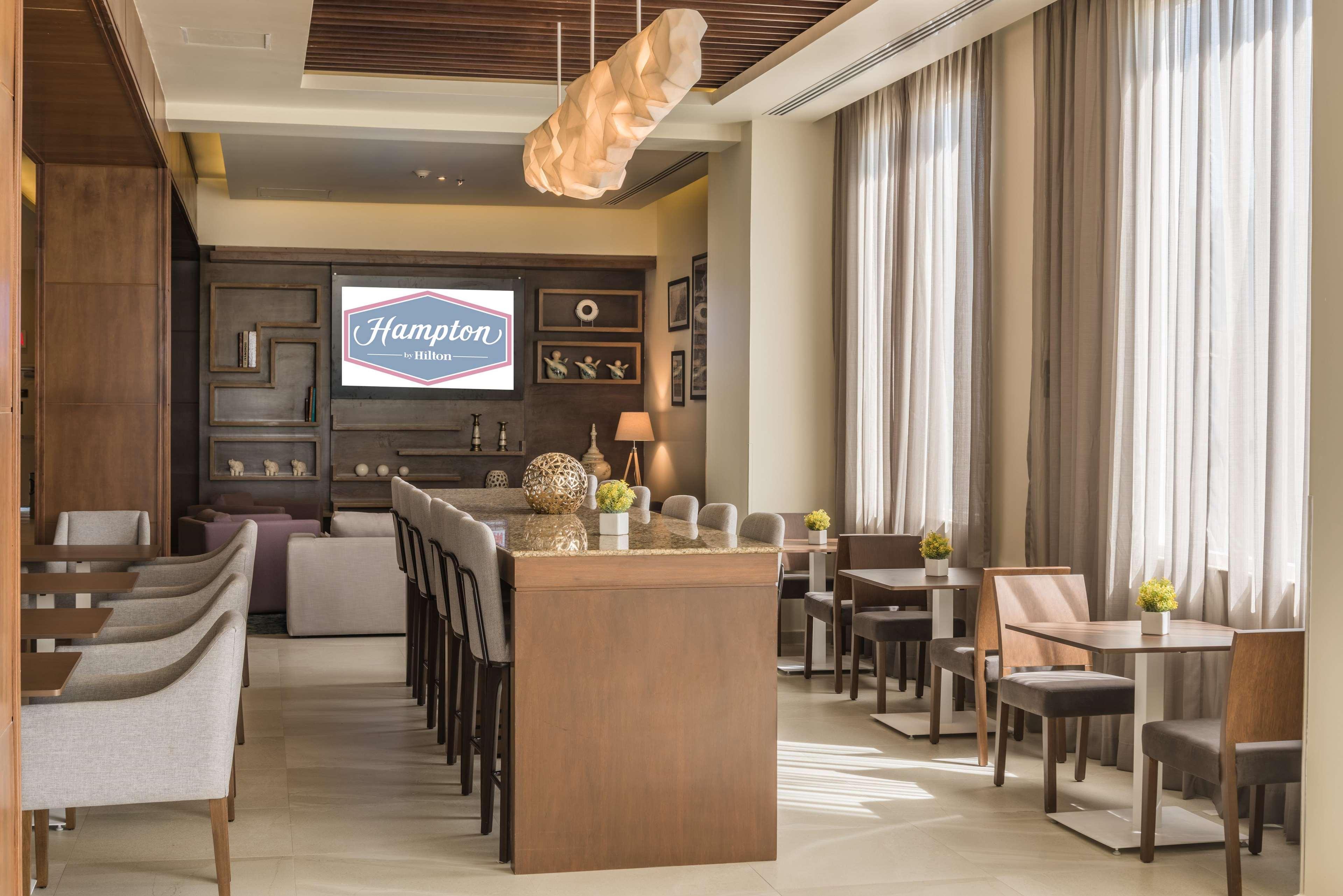 Vista Lobby Hampton Inn & Suites by Hilton Salamanca Bajio