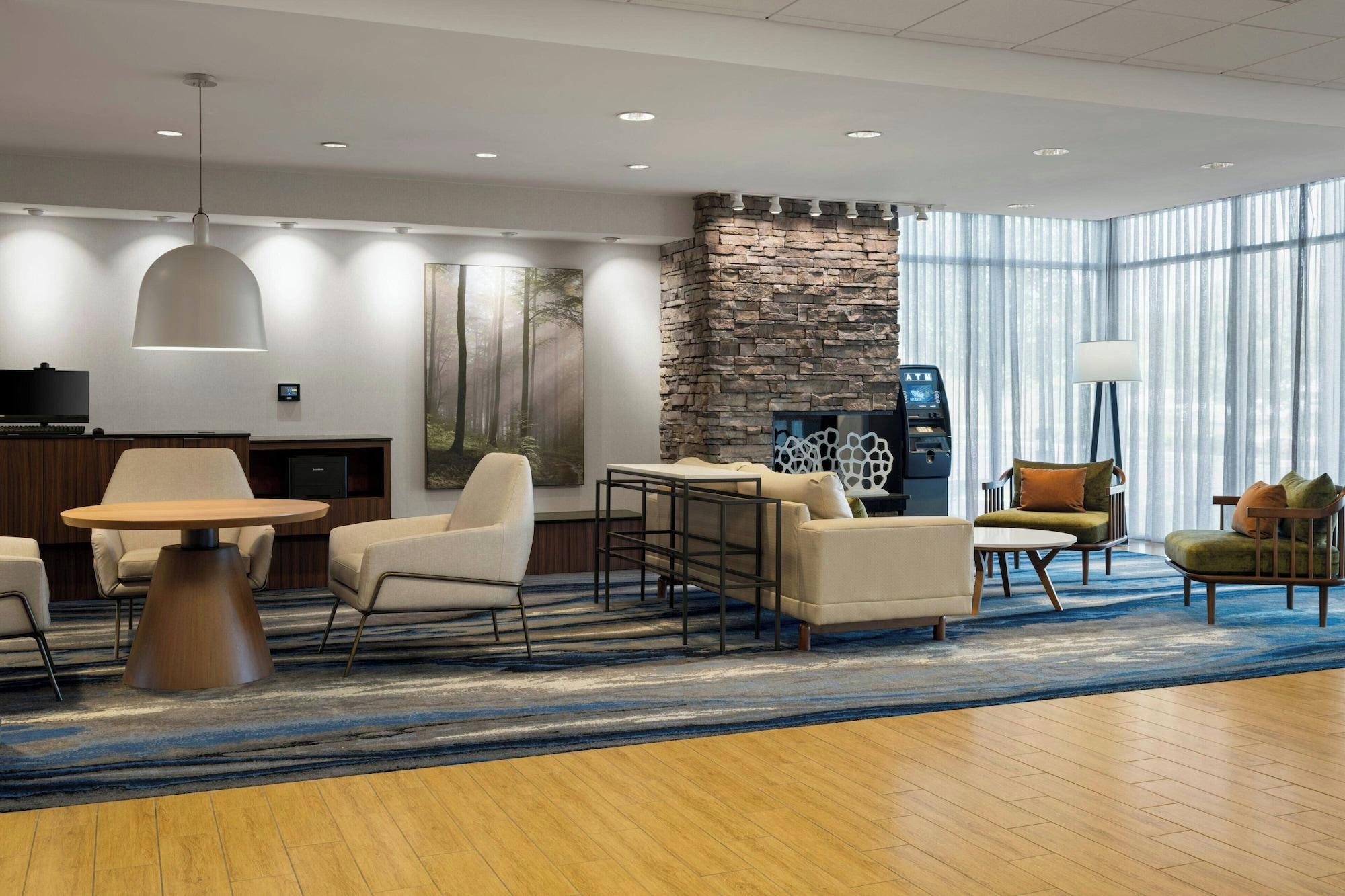 Vista Lobby Fairfield Inn & Suites by Marriott Indianapolis Fishers