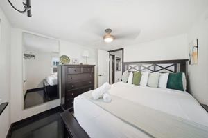 Alquiler Vacacional - Spacious Orlando Retreat w/ Backyard Oasis • Near Downtown & Attractions