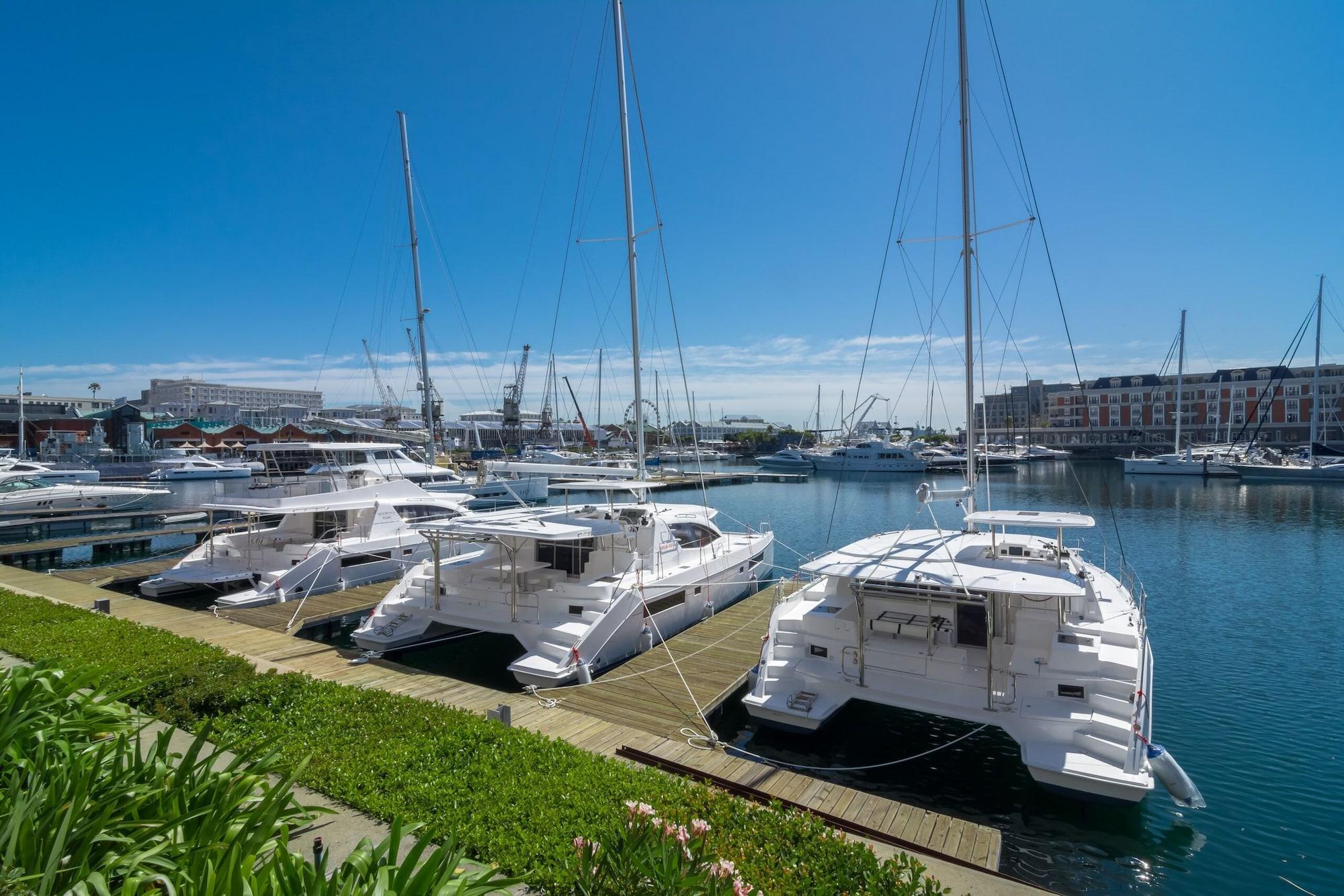 Playa Mountain Marina Luxury Apartments