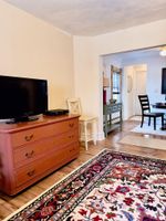 Alquiler Vacacional - Princeton Haven w/ Private Deck, Lush Backyard & Walk to Downtown Princeton!