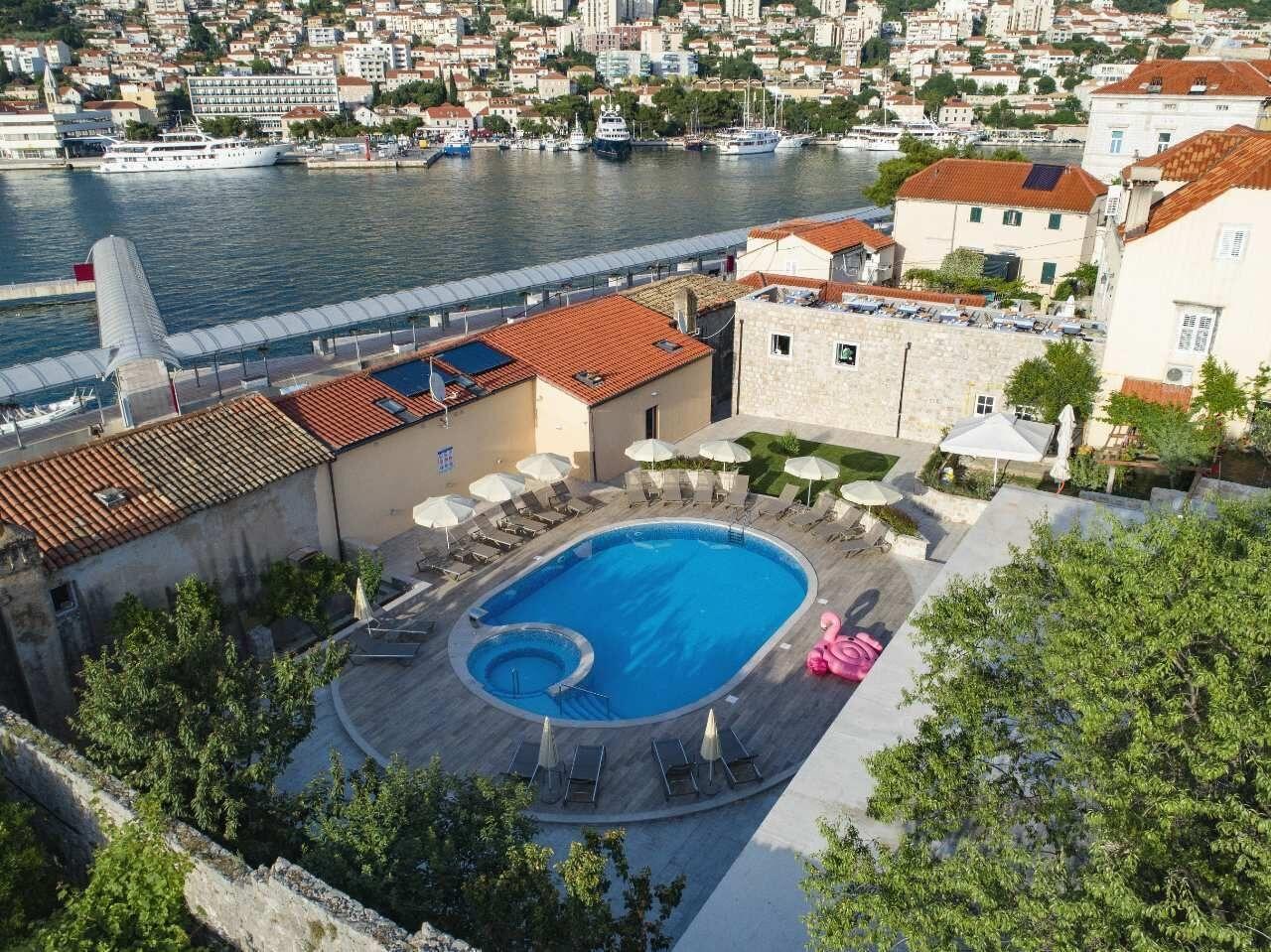 Vista Exterior Bova Luxury Rooms