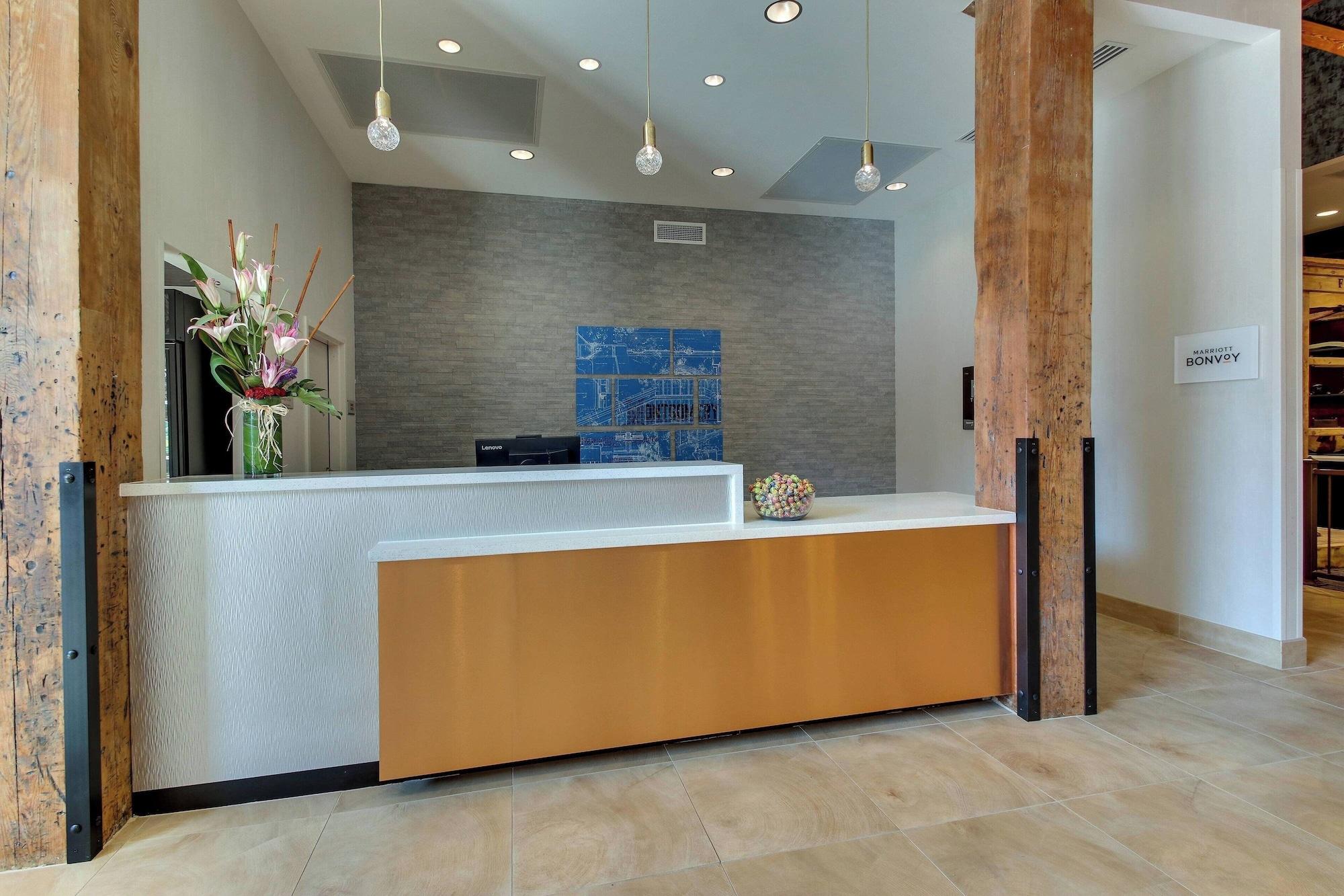 Vista Lobby SpringHill Suites by Marriott Montgomery Downtown