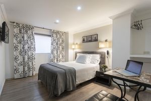 Alojamiento - Hotel Picasso Inn