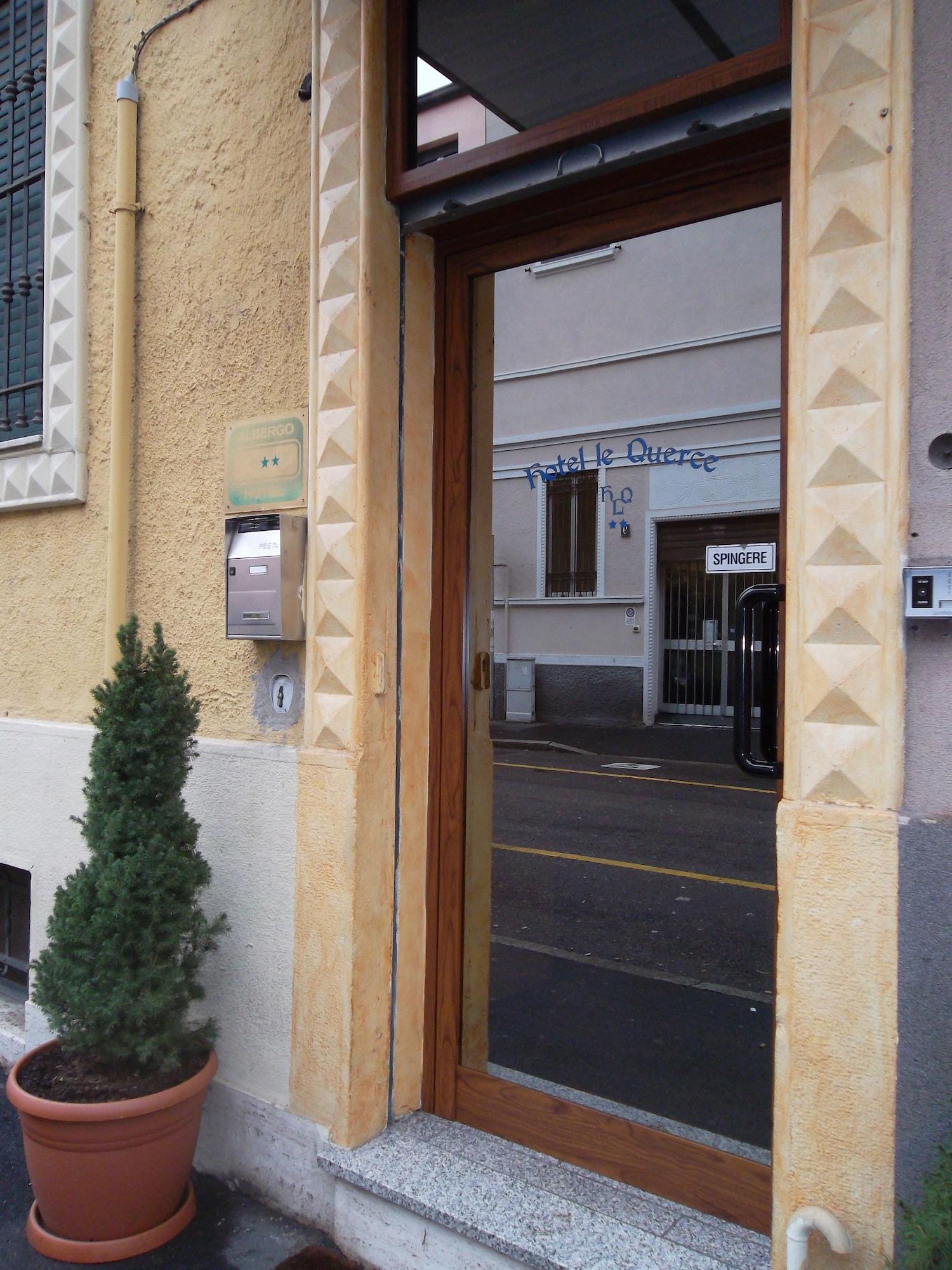 Vista Exterior Hotel Le Querce