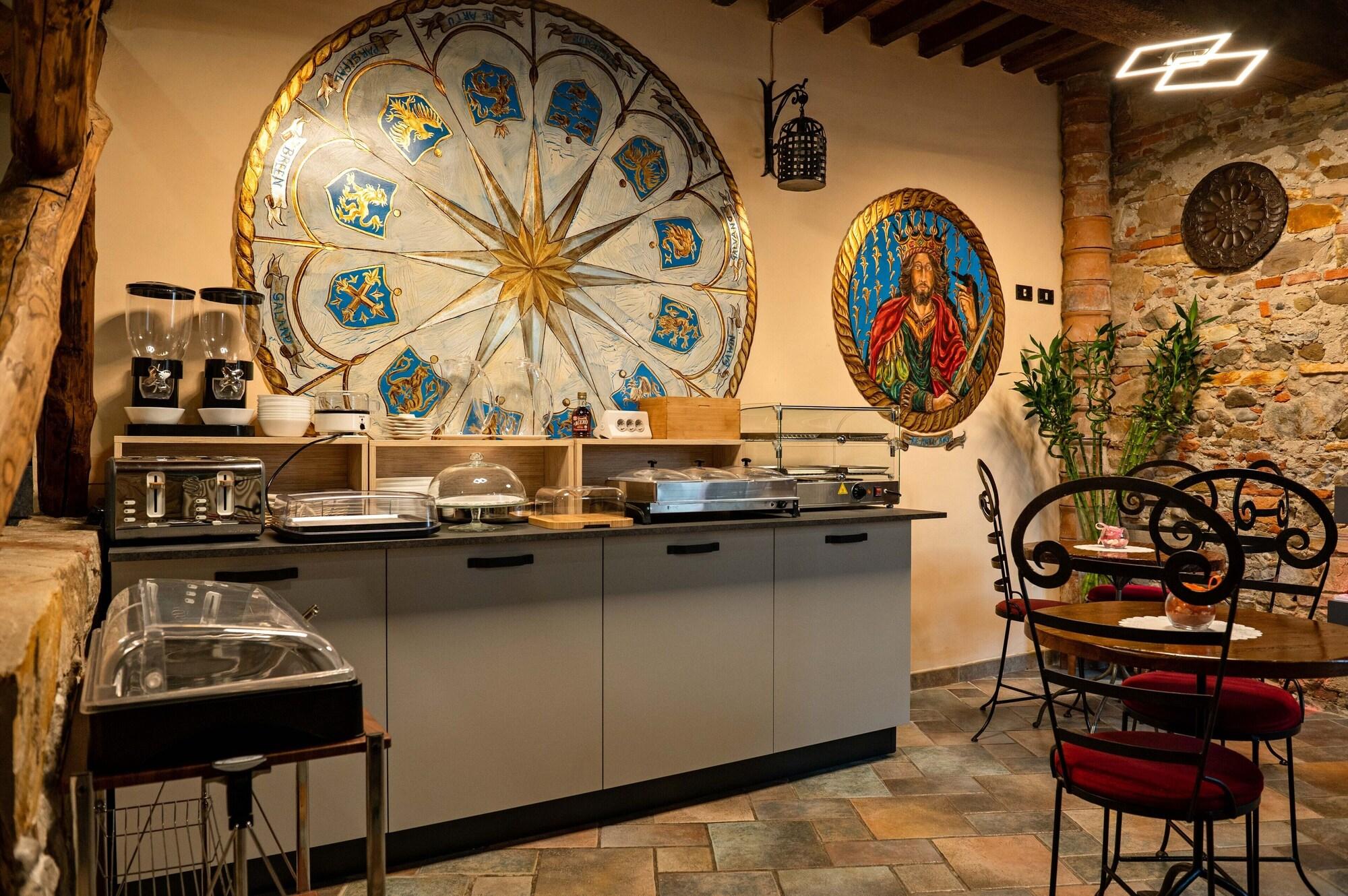 Varios Luxury Corte di Re Artu