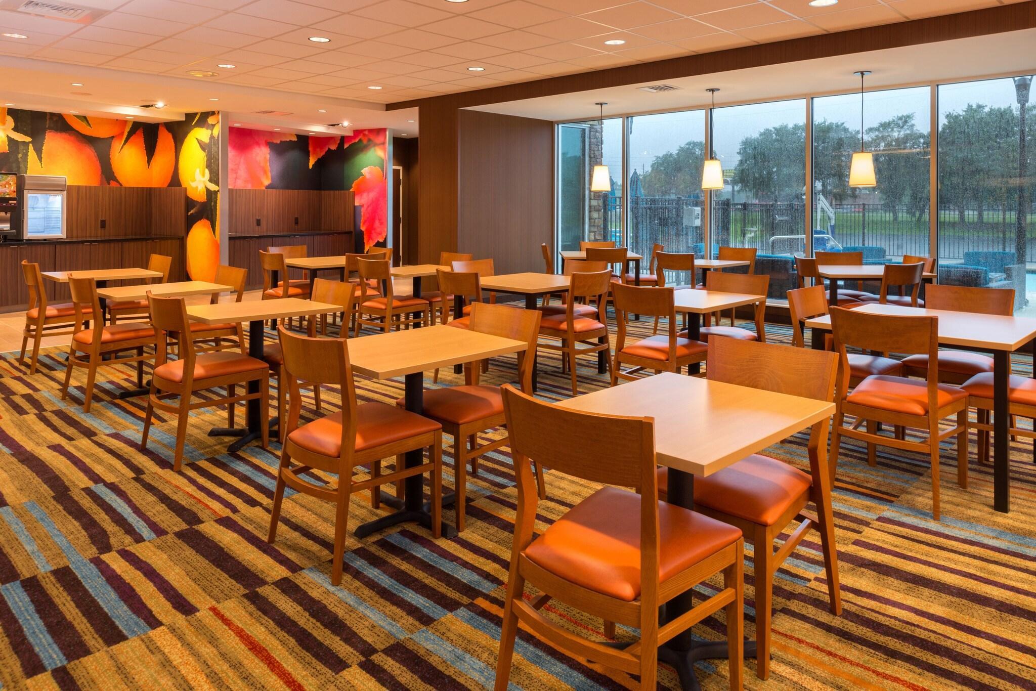 Restaurant Fairfield Inn & Suites by Marriott Orlando East/UCF Area