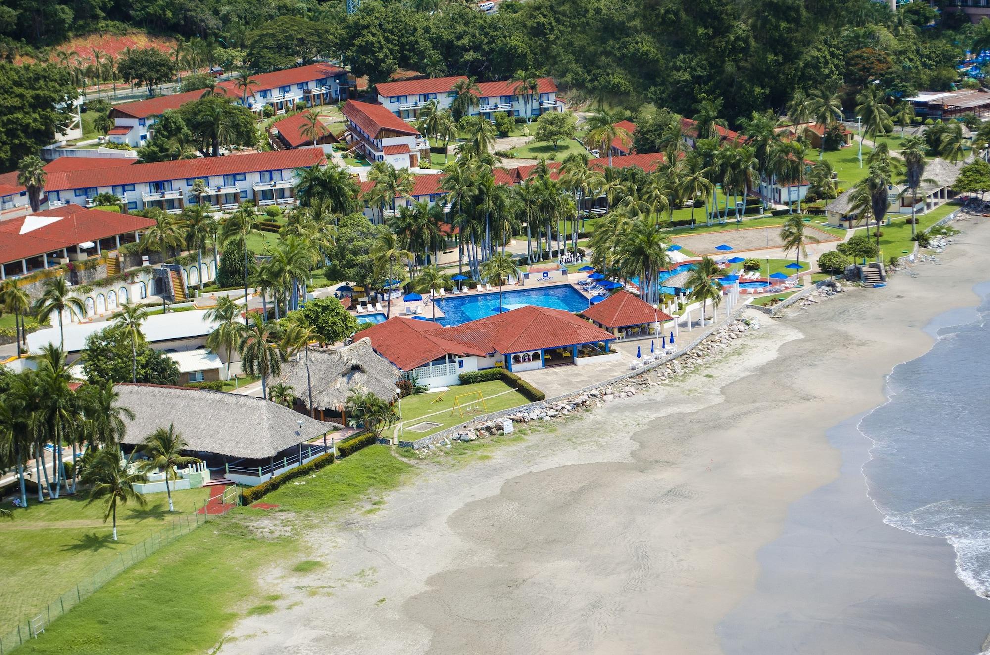 Vista Exterior Qualton Club Ixtapa - All Inclusive