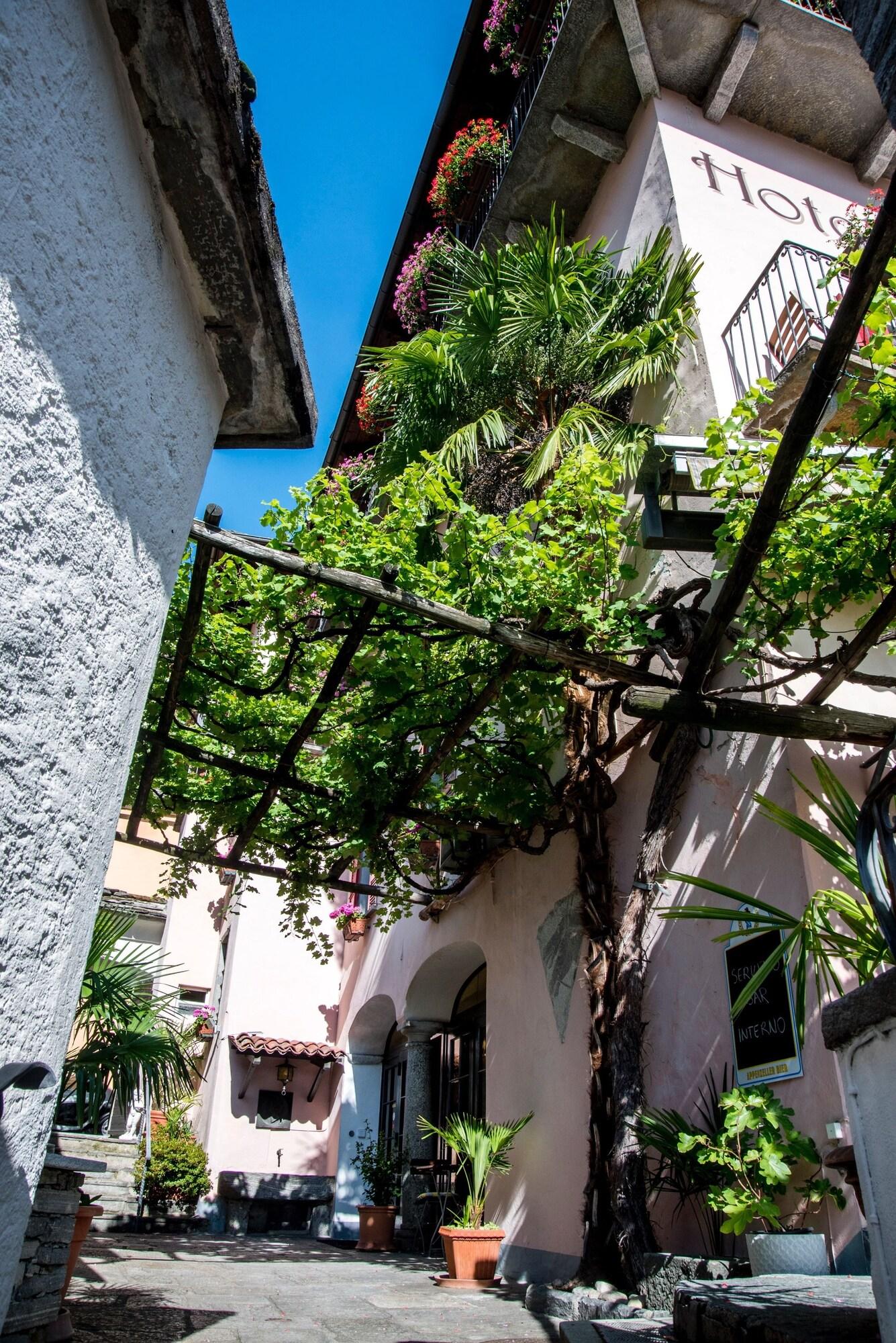 Vista Exterior Hotel Antico