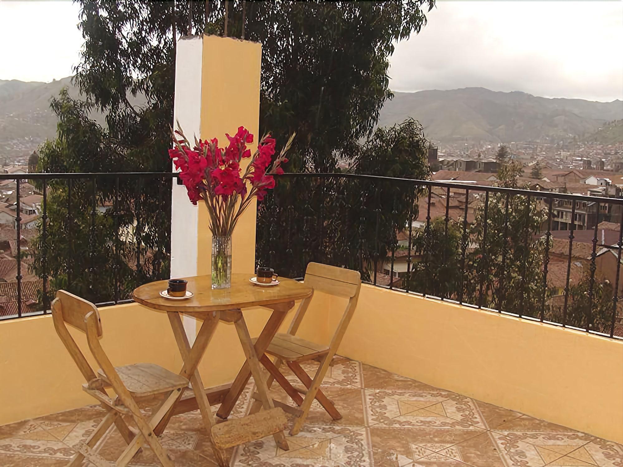 Varios Hostal Qolqampata