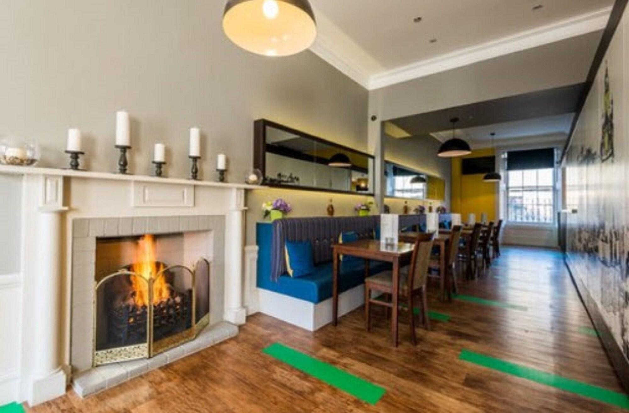 Bar/Salón Cairn Hotel
