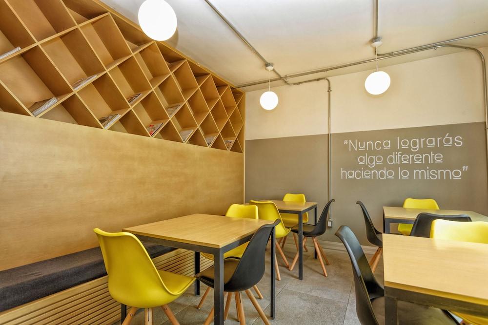 Sala de Reuniones Hotel Estancias VIVE MX wtc CDMX, Trademark by Wyndham