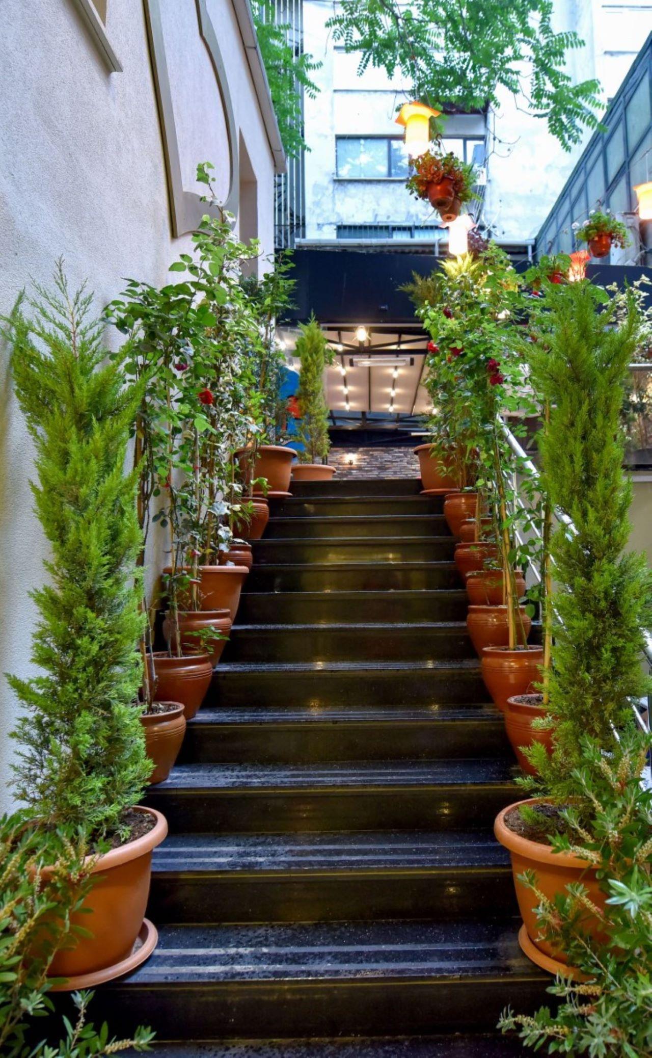 Vista Exterior Royal Garden Suite and Hotel