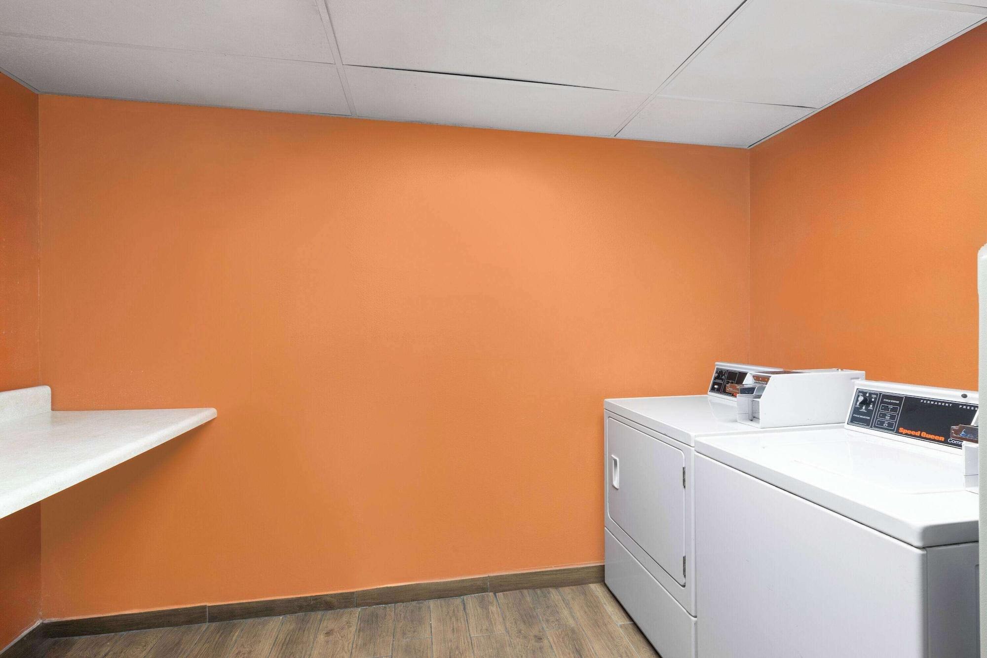 Comodidades del Alojamiento La Quinta Inn by Wyndham Decatur