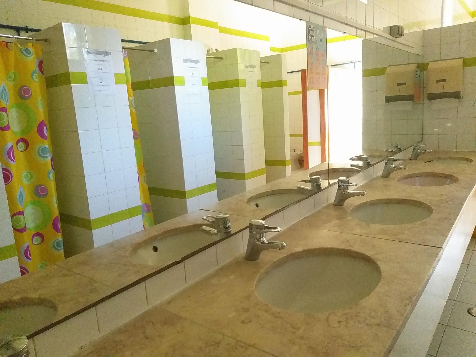 Comodidades do quarto HI Faro- Pousada de Juventude - Hostel