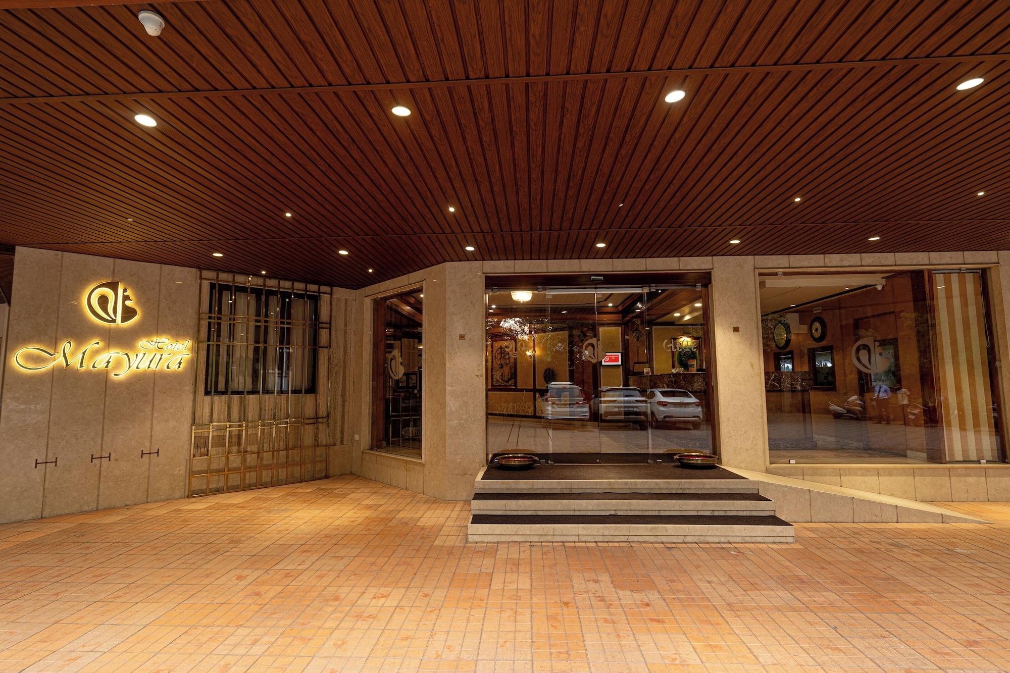 Vista Exterior Hotel Mayura