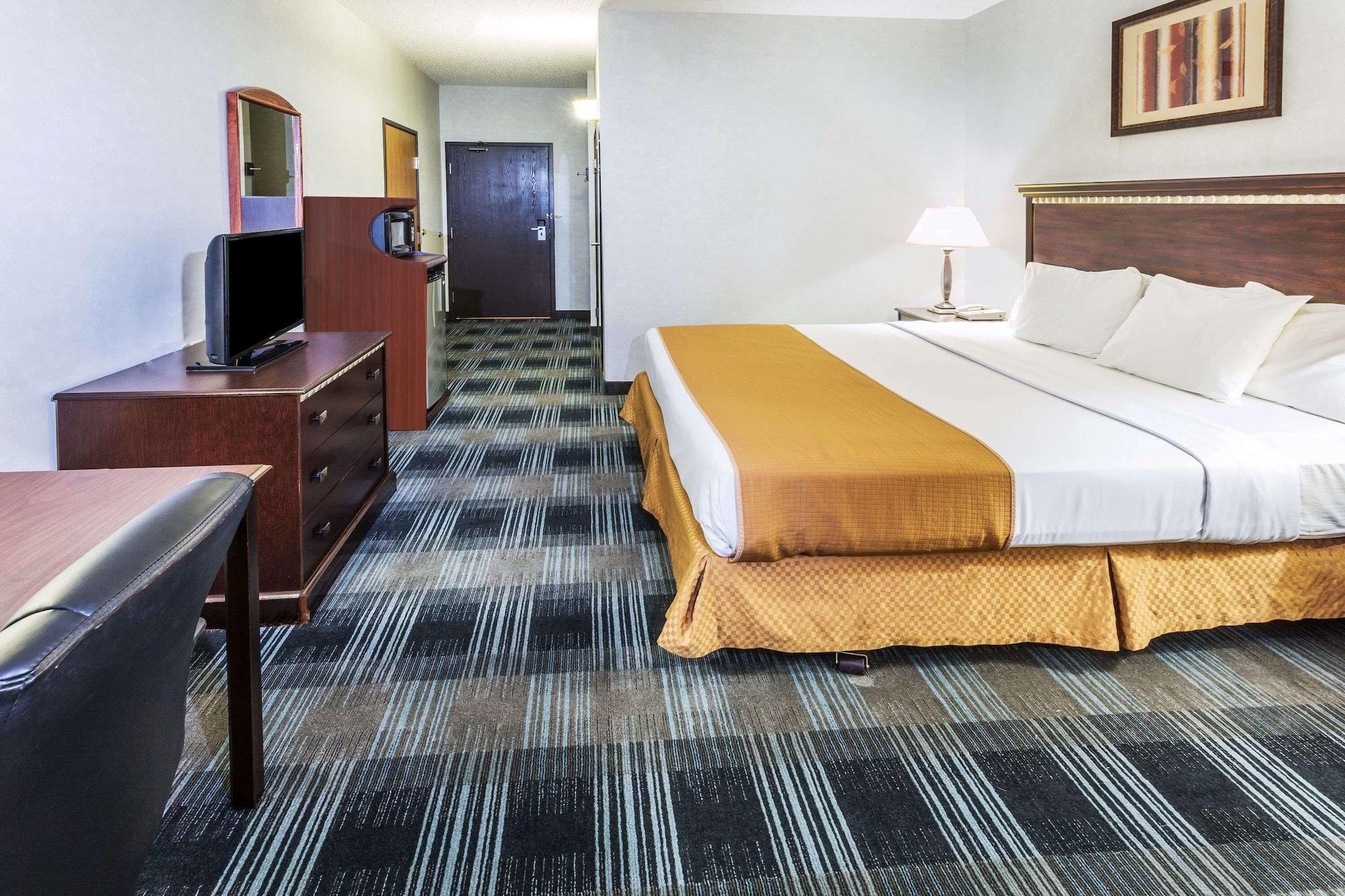 Habitación Days Inn & Suites by Wyndham Vancouver