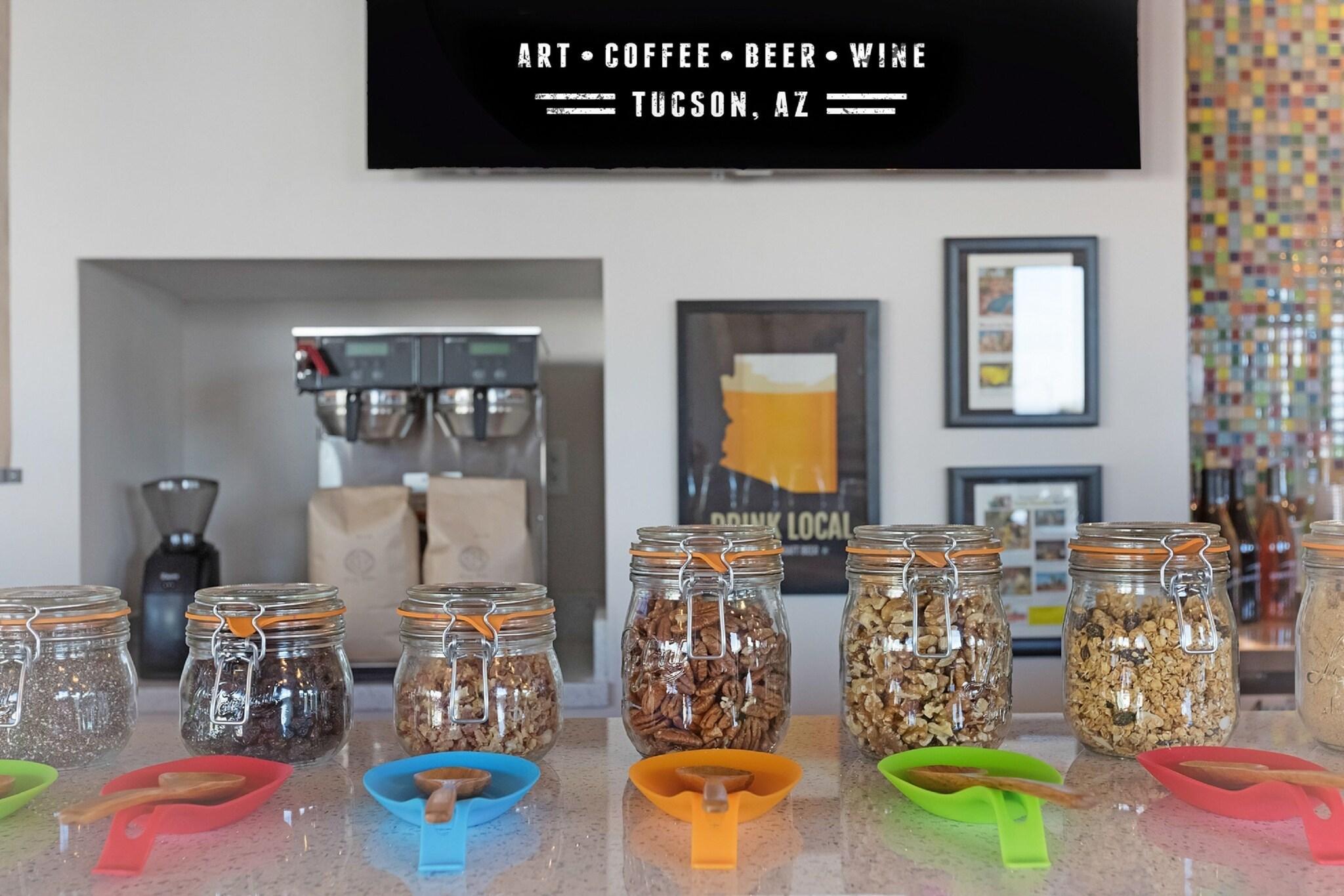 Restaurant Hotel McCoy Tucson - Art, Coffee, Beer, Wine