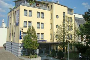 Alojamiento - Senator Hotel