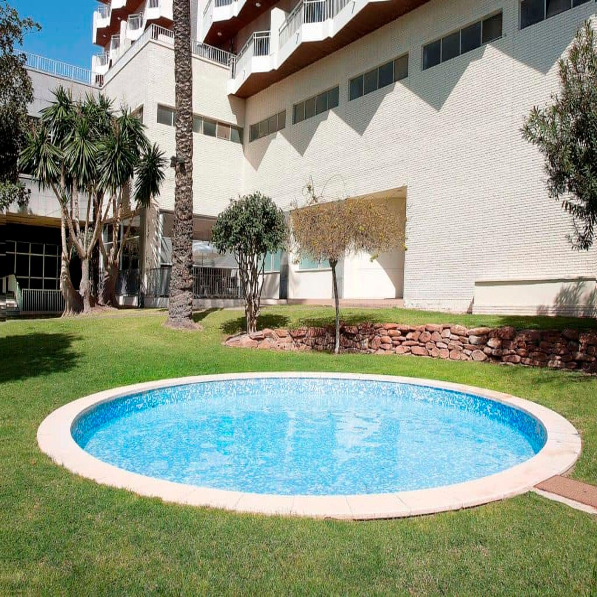 Vista Piscina Hotel Medium Valencia
