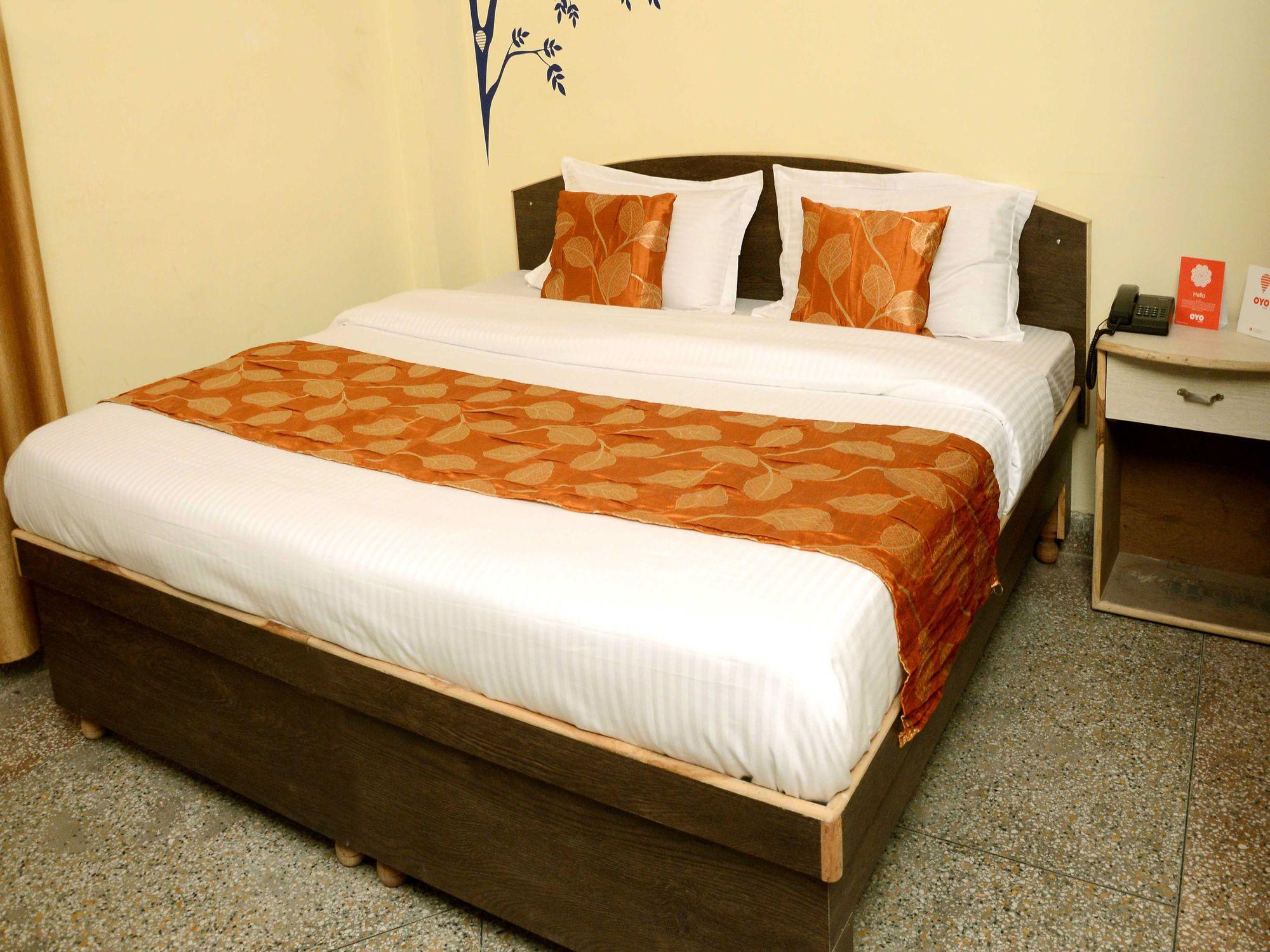 Varios OYO 4033 Hotel Eden Residency