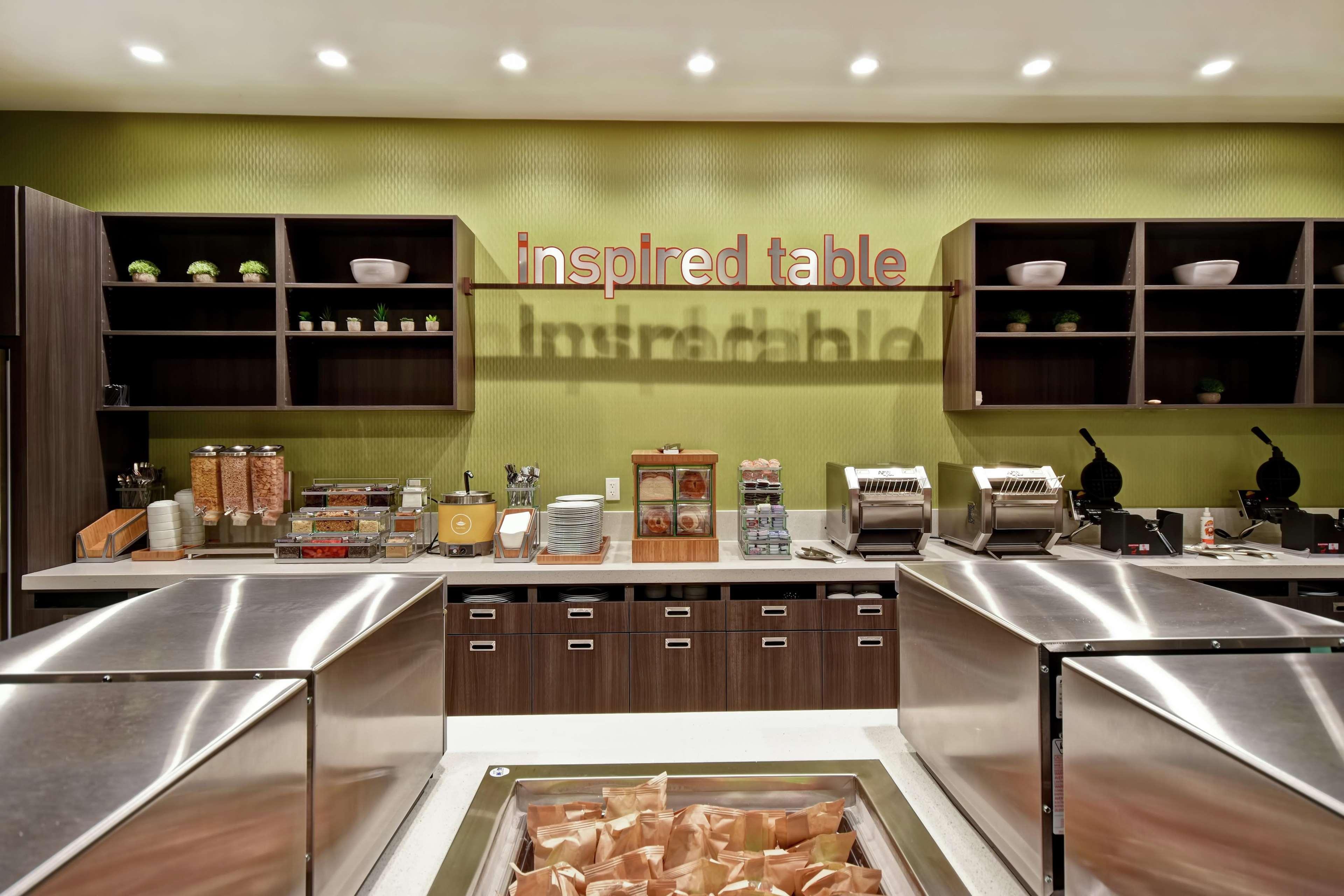 Restaurant Home2 Suites by Hilton Los Angeles Montebello