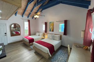 Alquiler Vacacional - Vacation Rental in Turks & Caicos, Villa Del Azzurra, walk to Long Bay Beach