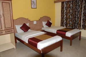 Alojamiento - Hotel Bhavani Lodge