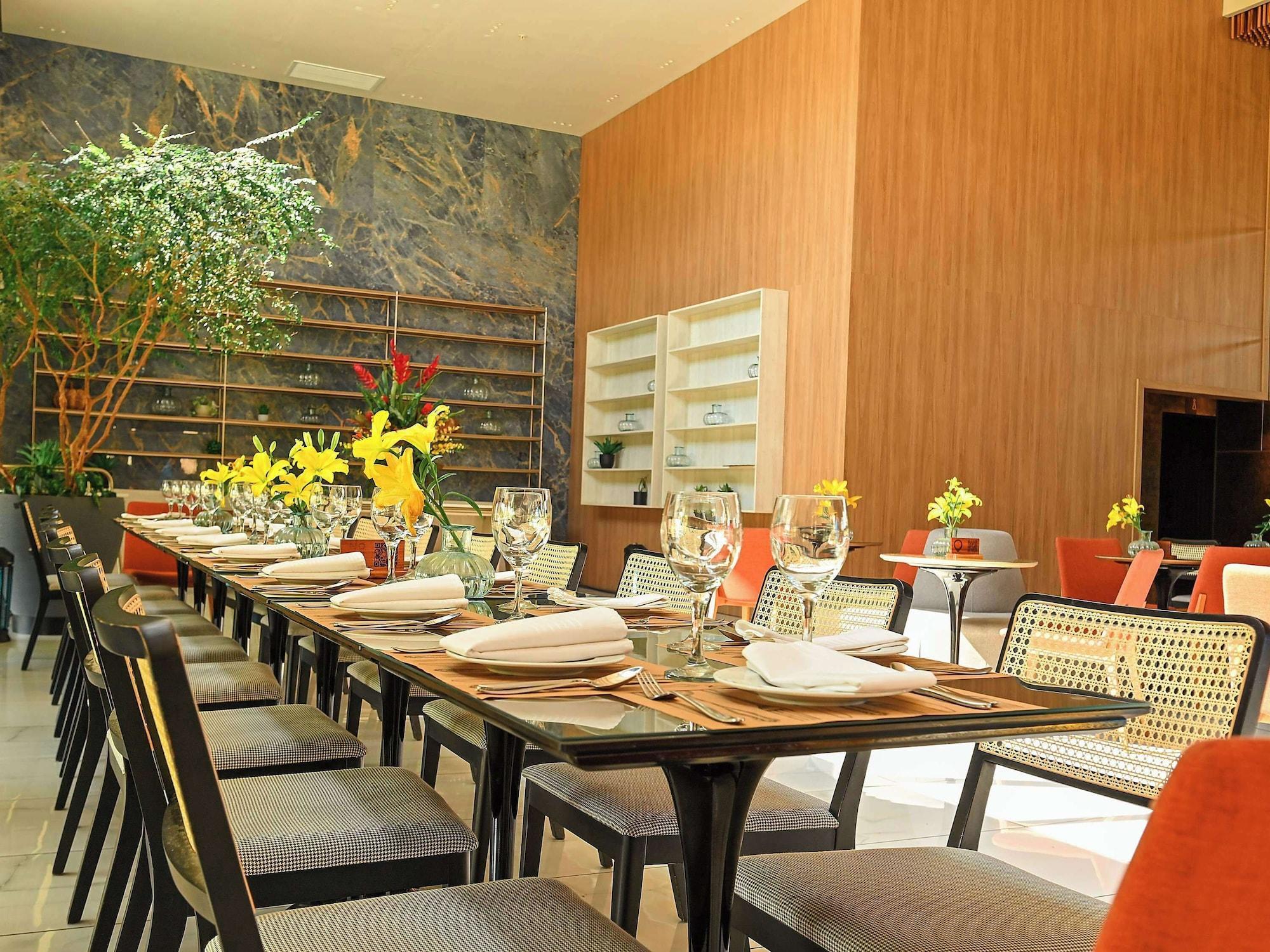 Restaurant Novotel Santa Cruz De La Sierra