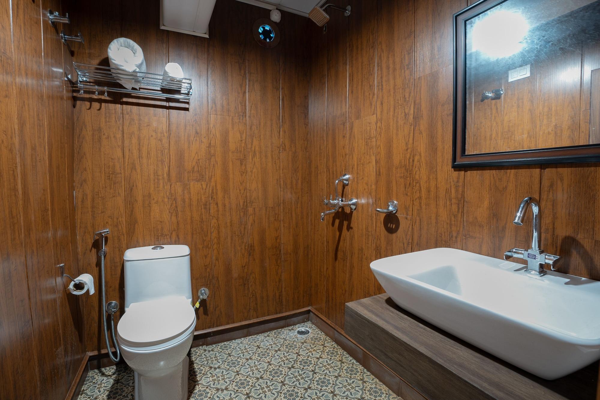 Equipamiento de Habitación Poshtel Meghma