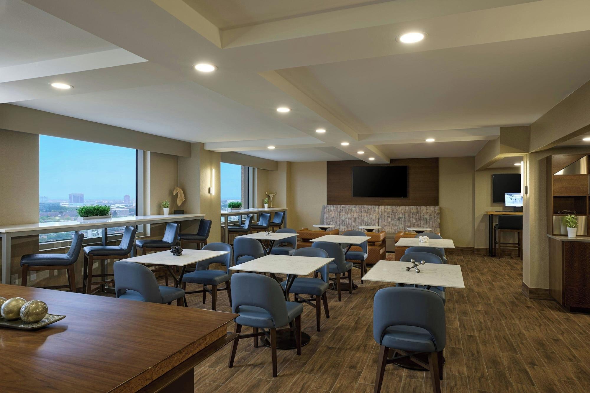 Bar/Salón Renaissance Dallas Addison Hotel