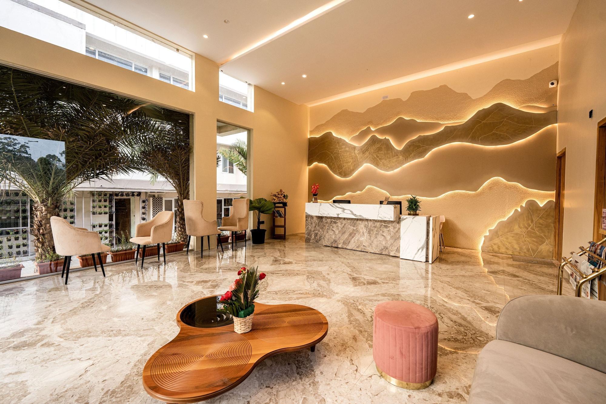 Vista Lobby TGI STAR Holidays Yercaud