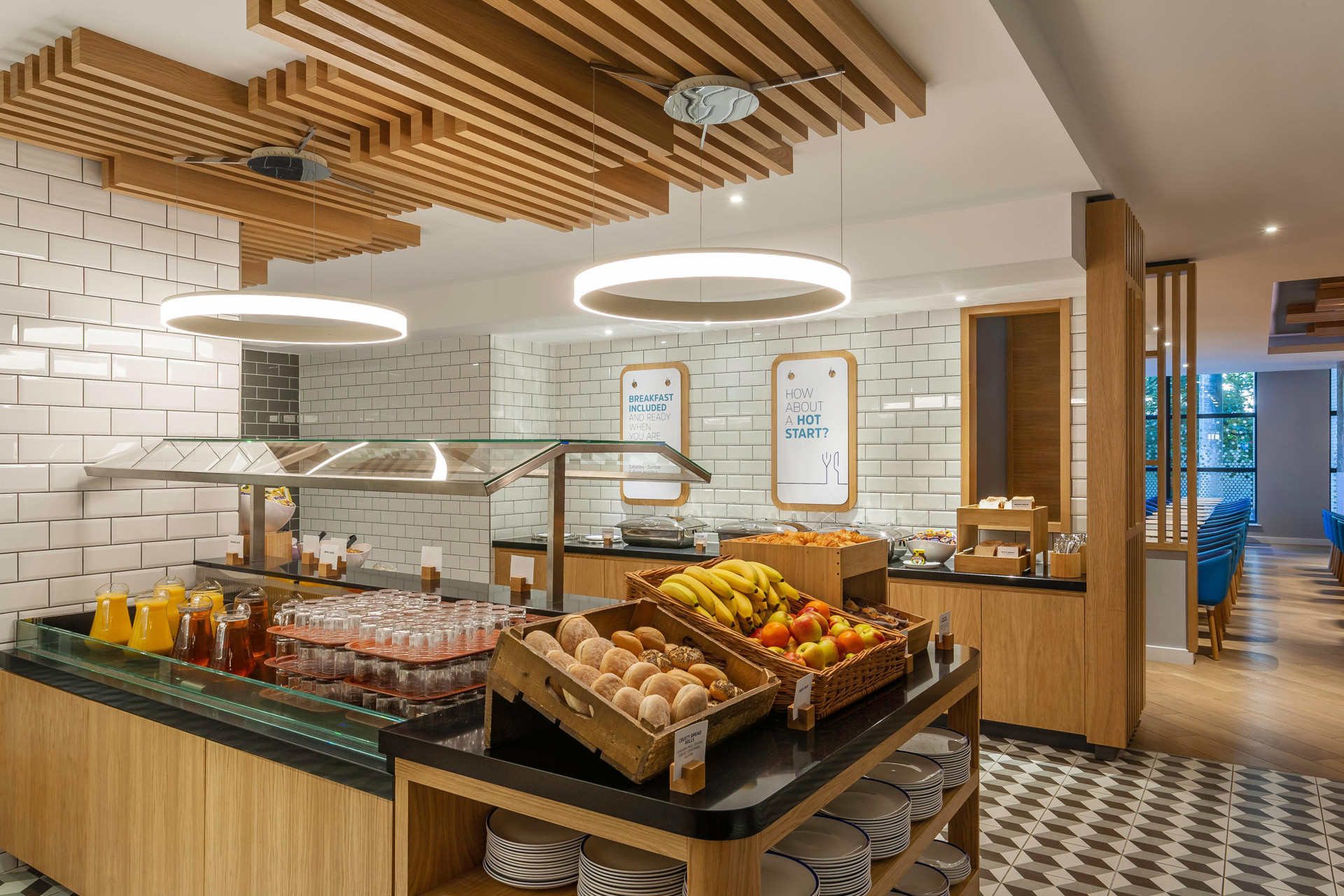 Restaurant Holiday Inn Express Hotel Dublin Airport by IHG