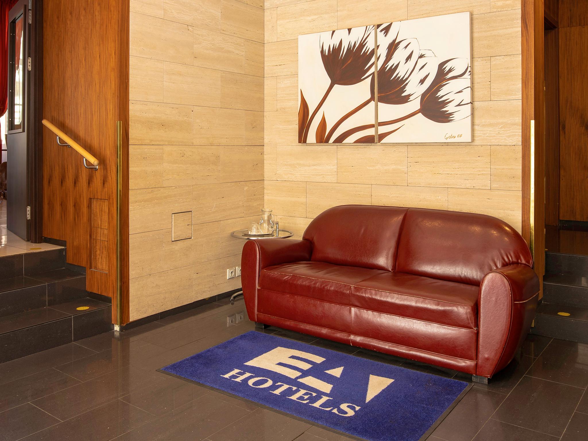 Vista Lobby EA Hotel Sonata