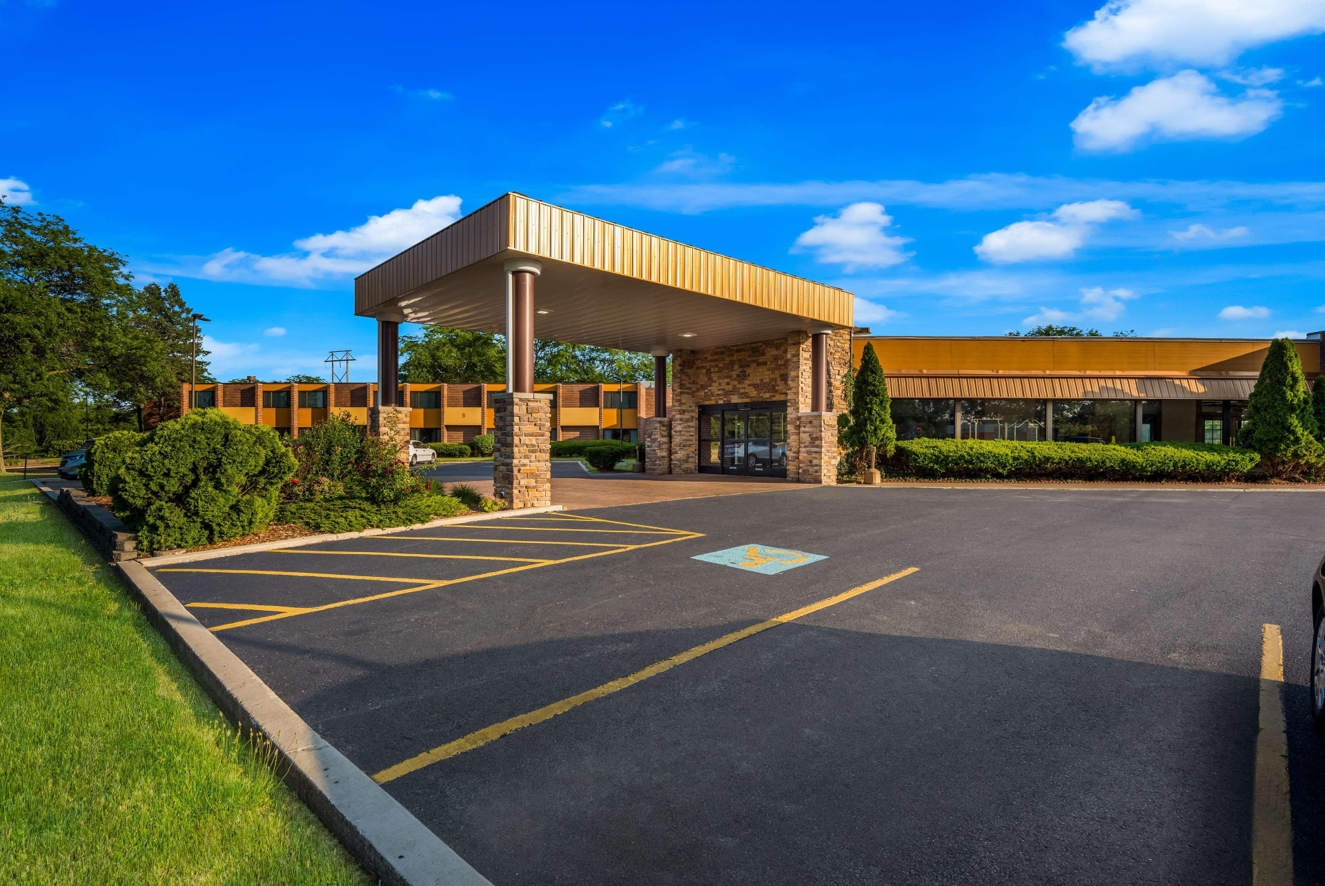 Vista Exterior Best Western Prairie Inn & Conference Center