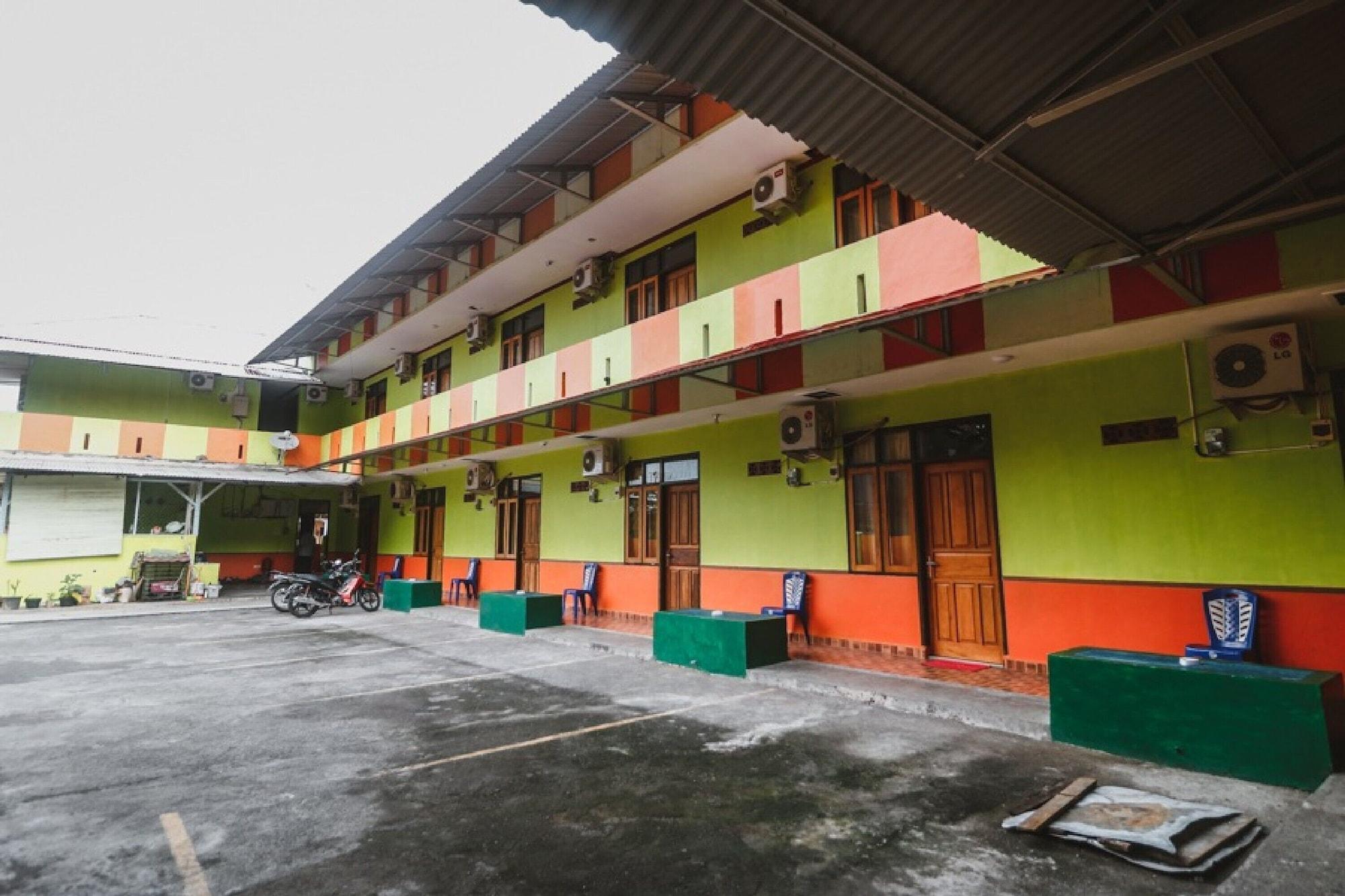 Varios RedDoorz @ Malalayang Manado