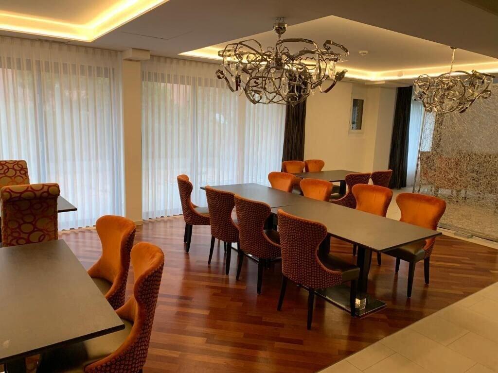 Sala de Reuniones Apartments H56