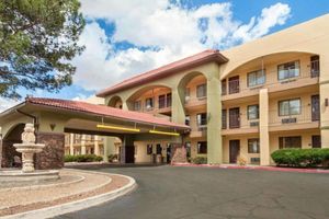 Alojamiento - Quality Inn Airport East