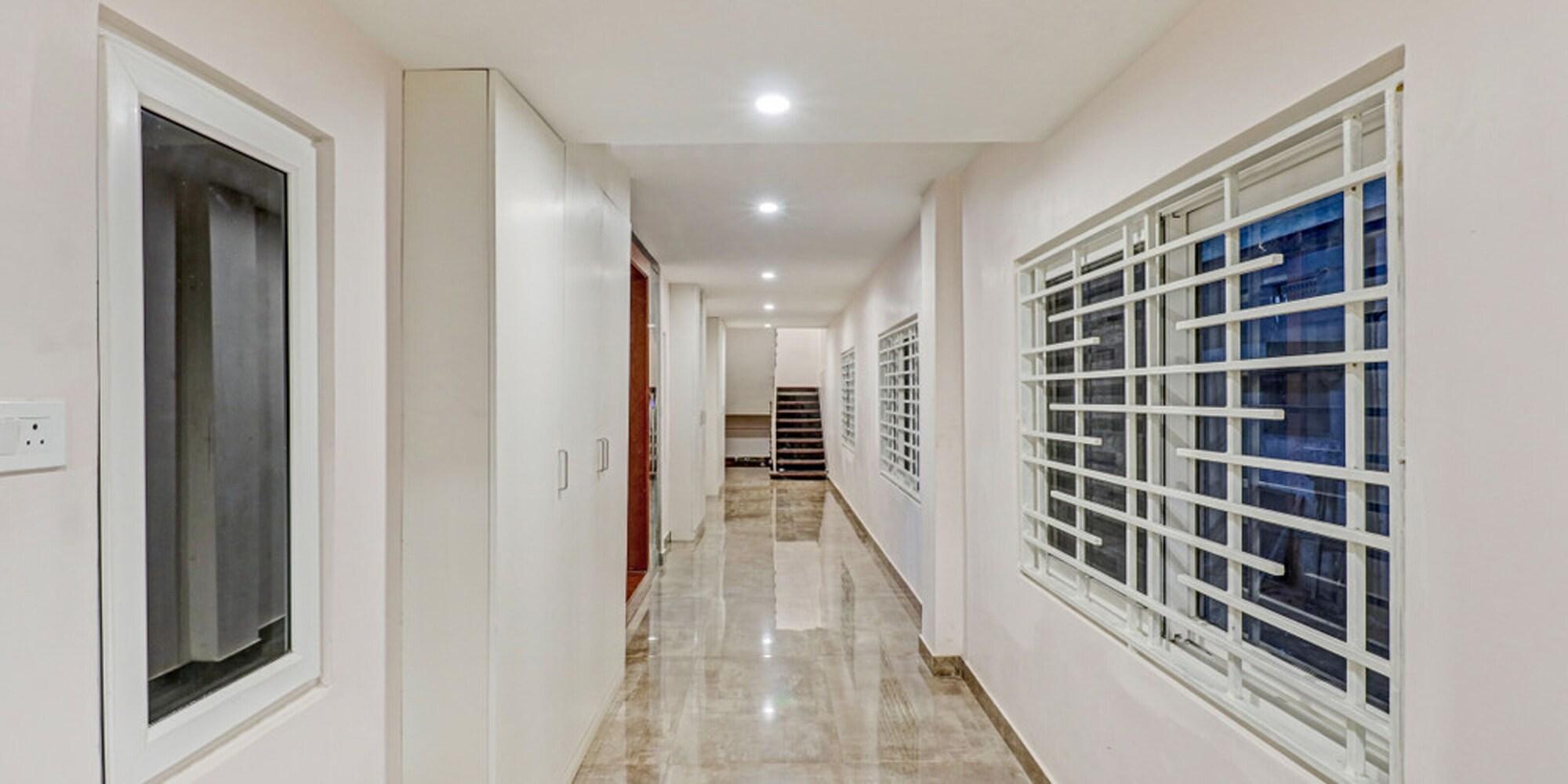 Comodidades del Alojamiento DE CROWN LUXURY HOTEL