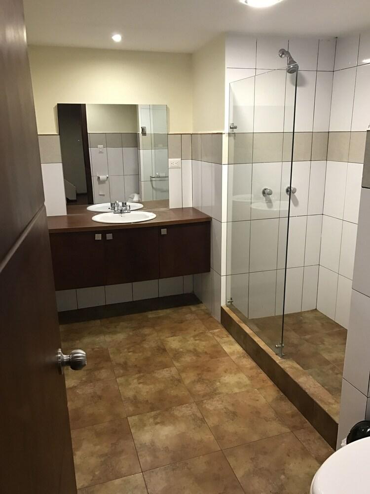 Baño Hotel San Ezequiel