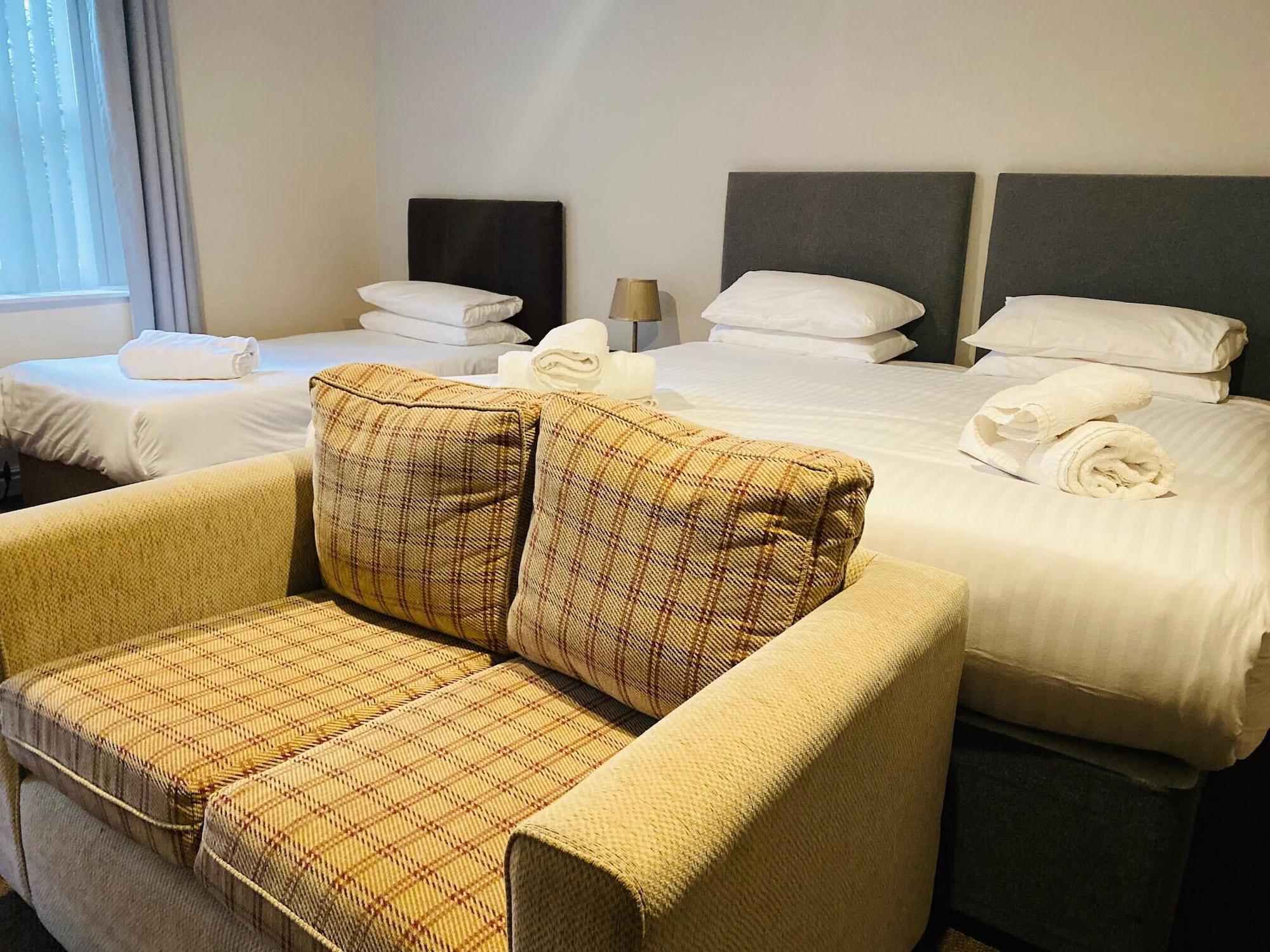 Varios The Oaks Hotel