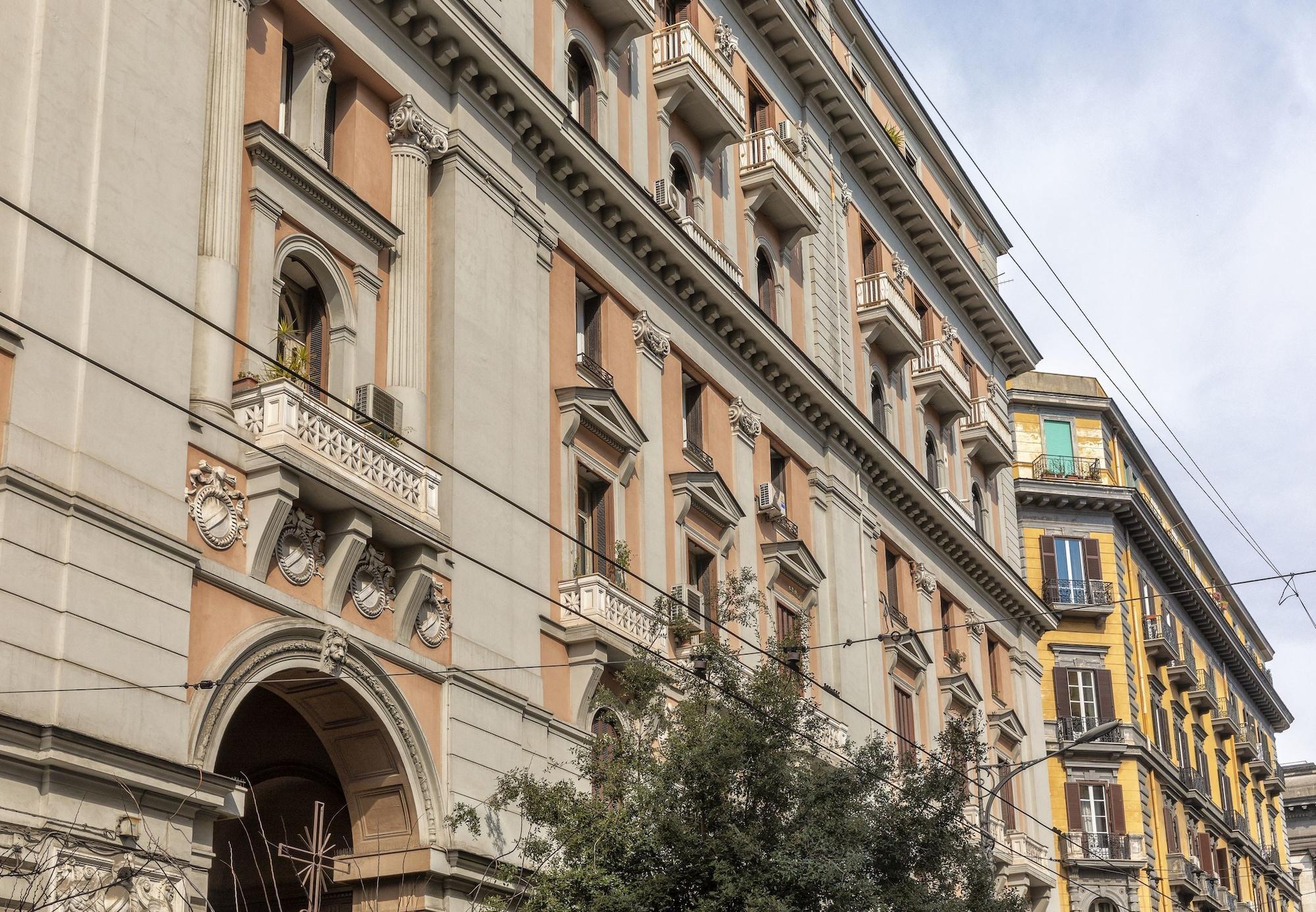 Vista Exterior B&B Neapolitan Breakfast