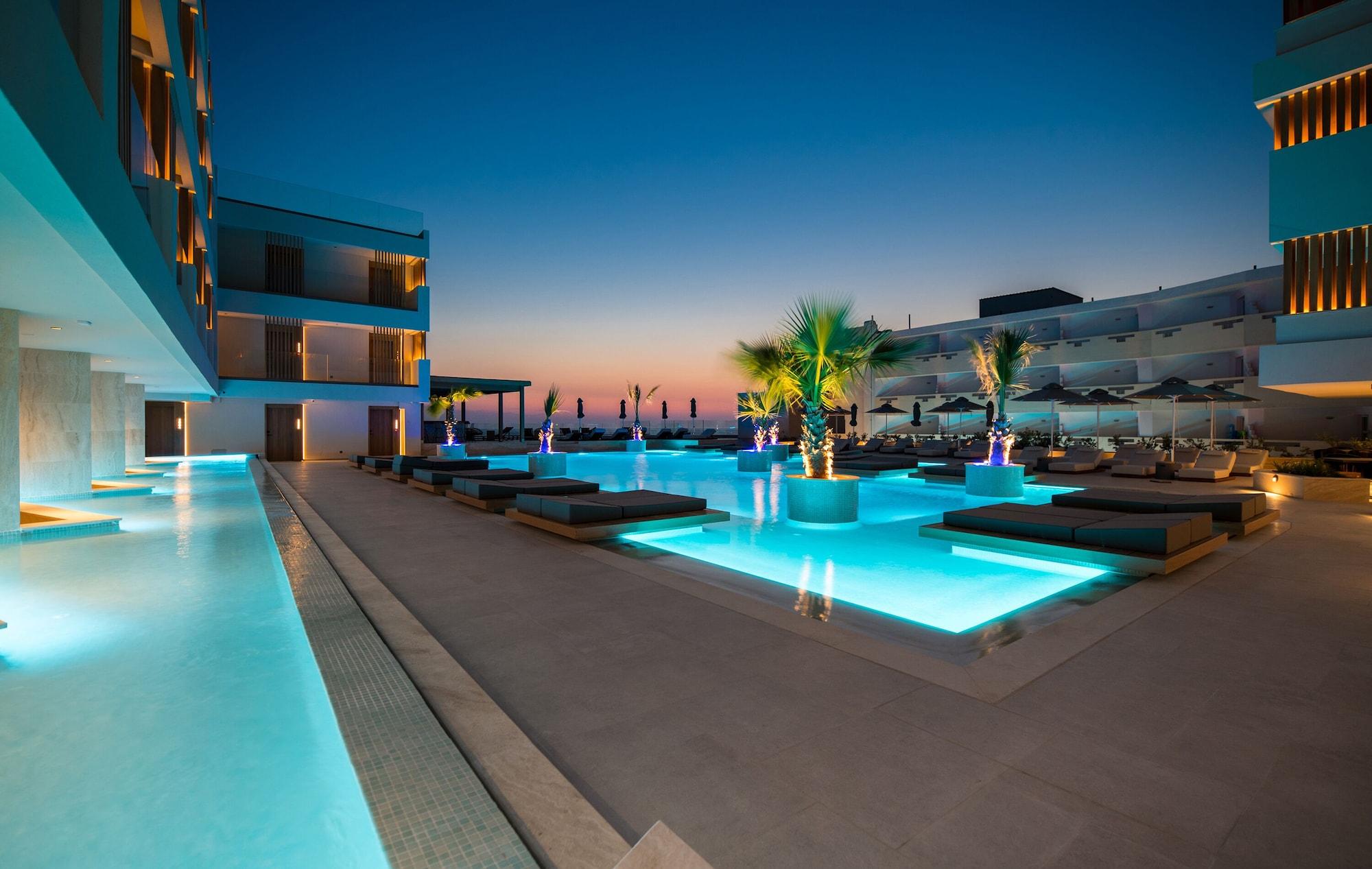 Varios Akasha Beach Hotel & Spa