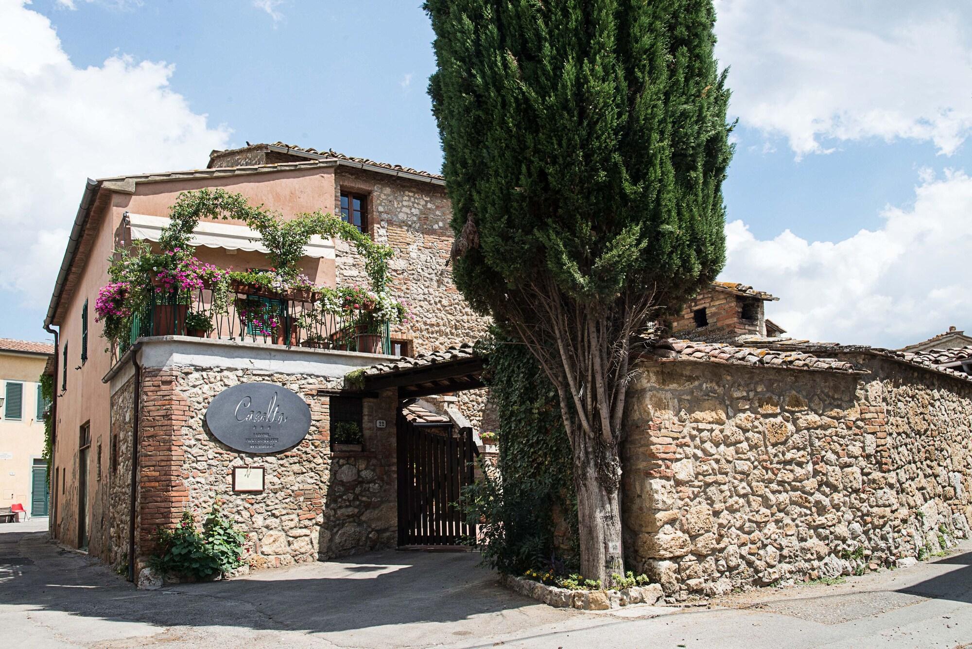 Varios Albergo Casalta