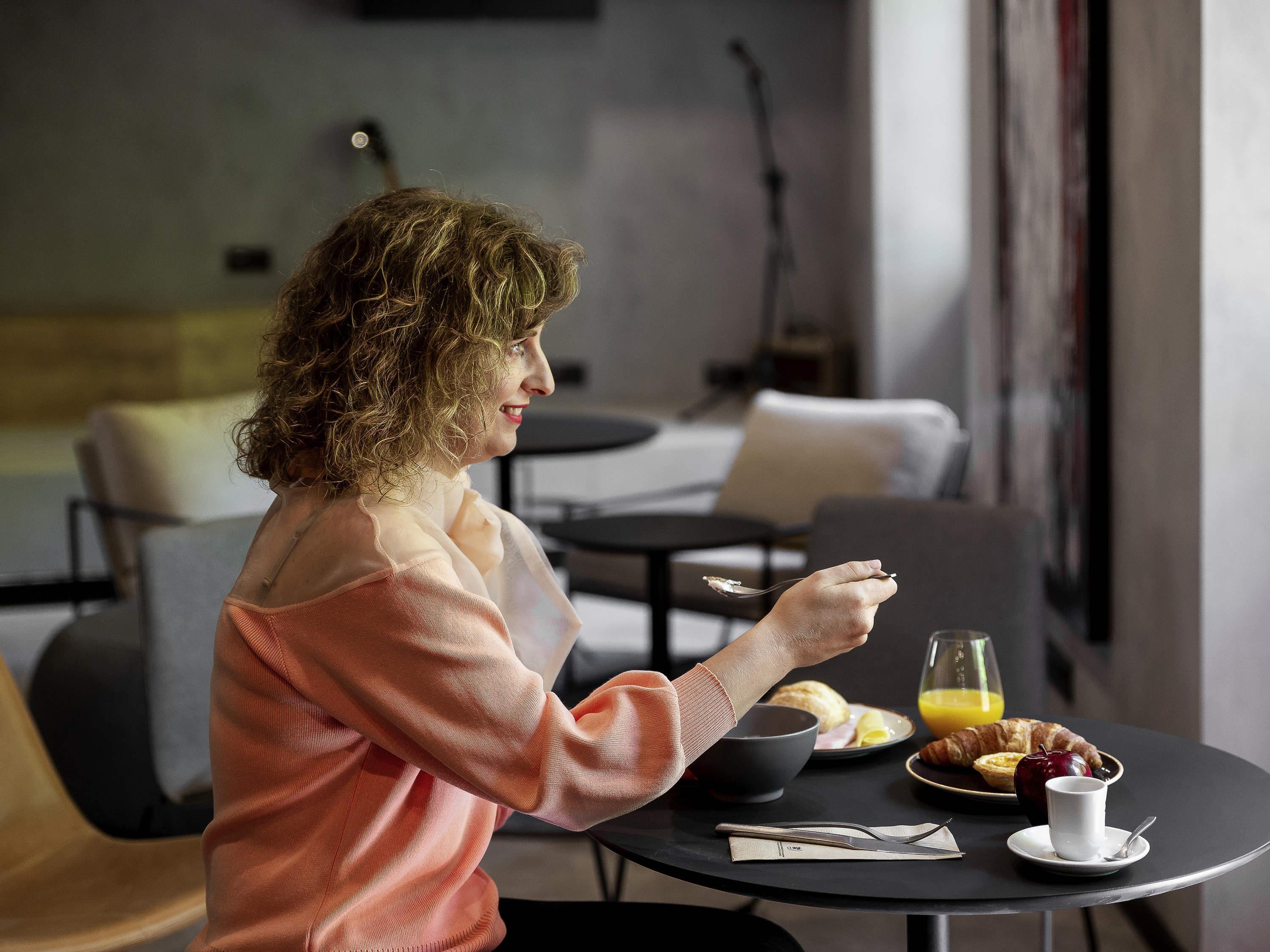 Restaurant ibis Porto Centro Mercado Bolhao