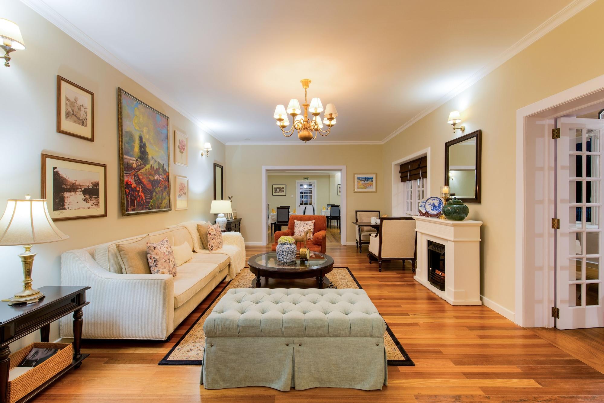 Vista Lobby Langdale Boutique Hotel by Amaya