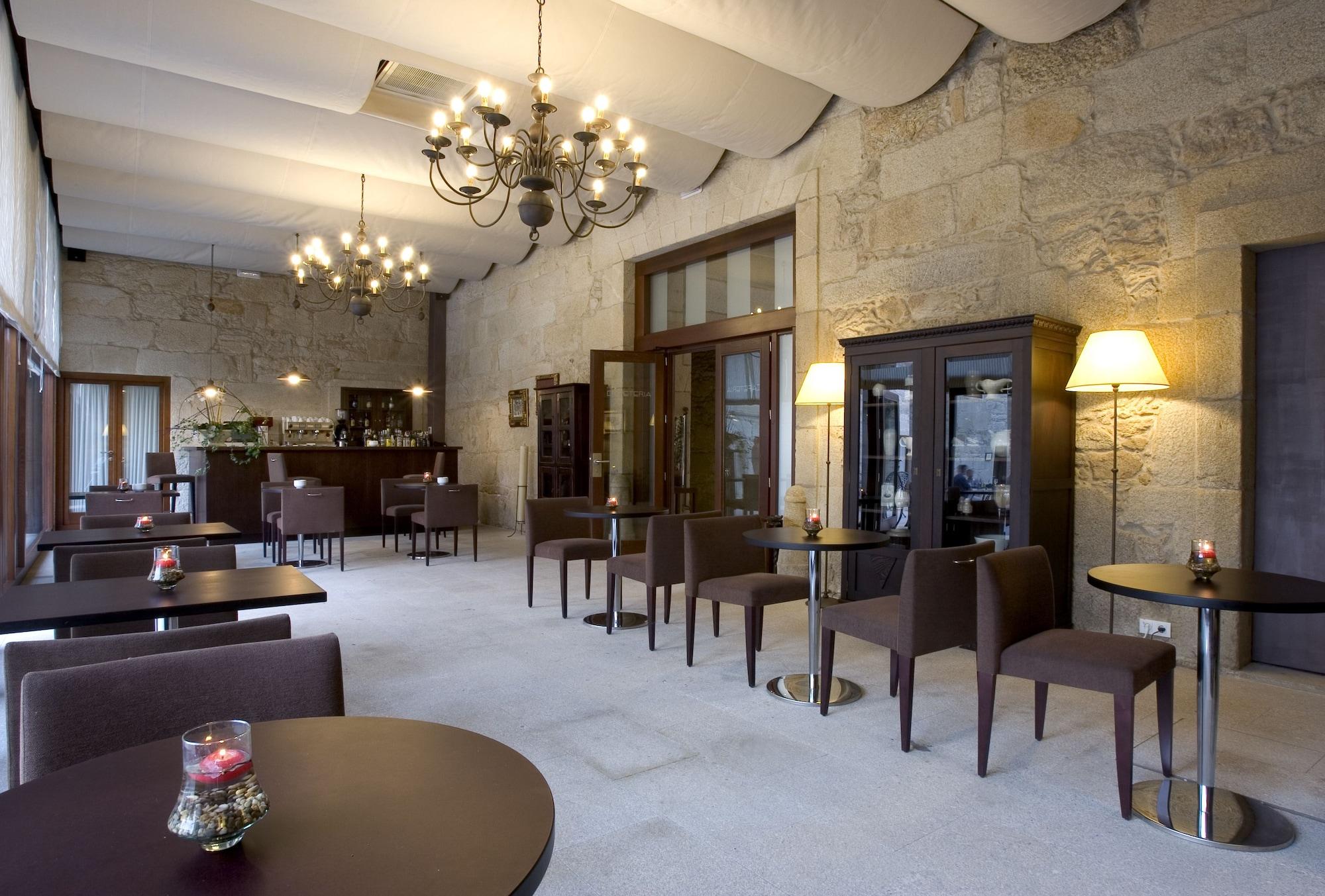 Bar/Salón Hotel Pazo de Lestrove by Pousadas de Compostela