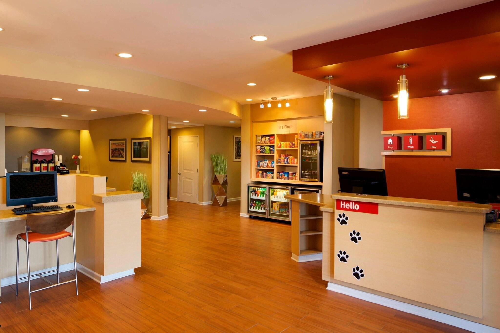 Vista Lobby TownePlace Suites by Marriott Jacksonville