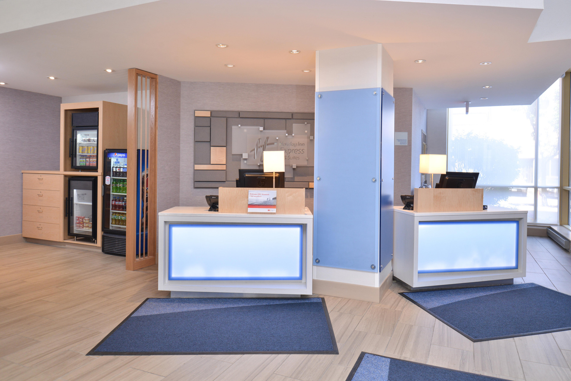 Vista Lobby Holiday Inn Express & Suites Buffalo Downtown - Medical CTR by IHG